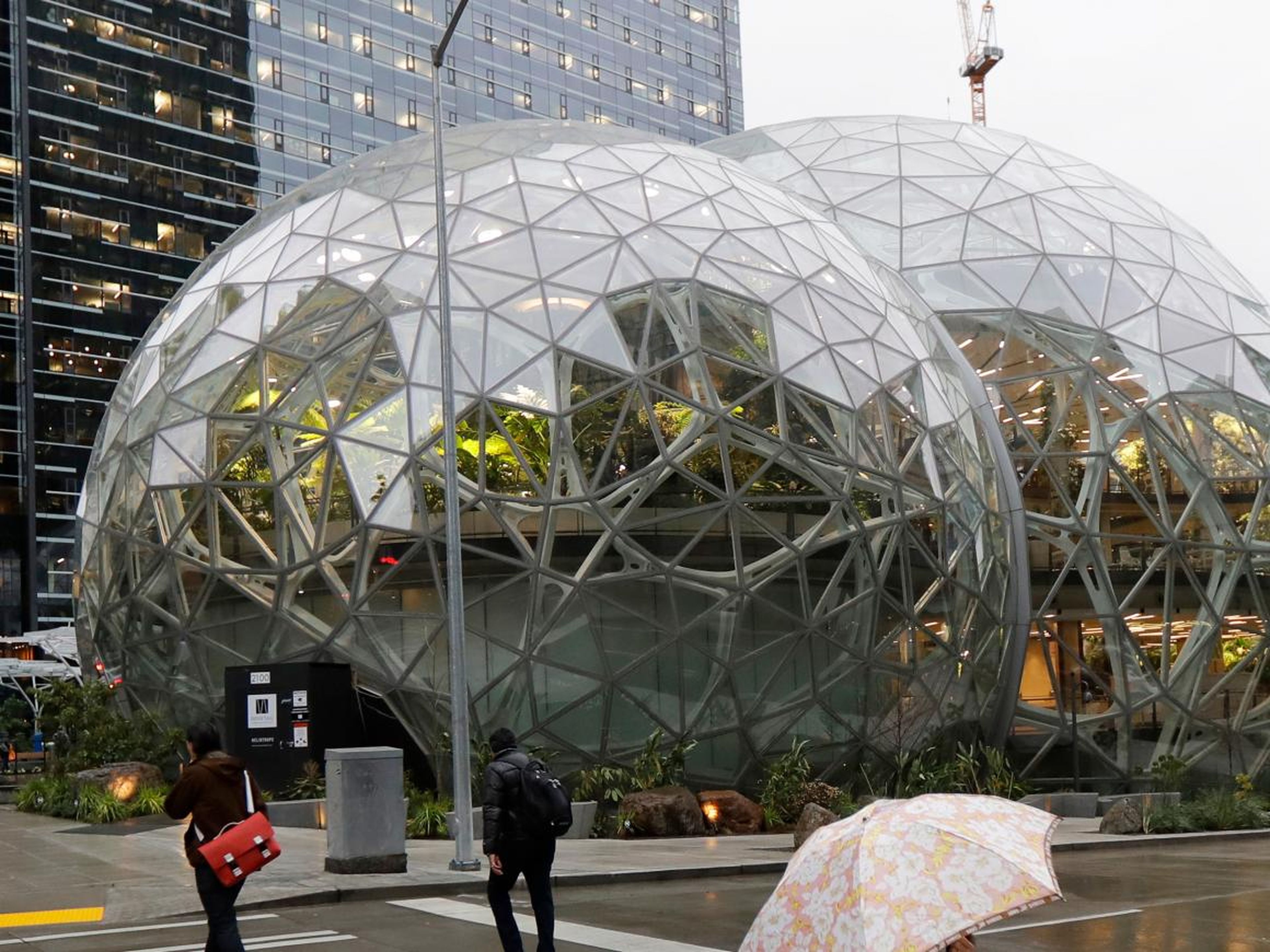 It doesn't hurt that this first Amazon Go store is based in Amazon's Day 1 skyscraper headquarters, next to the Amazon Spheres.
