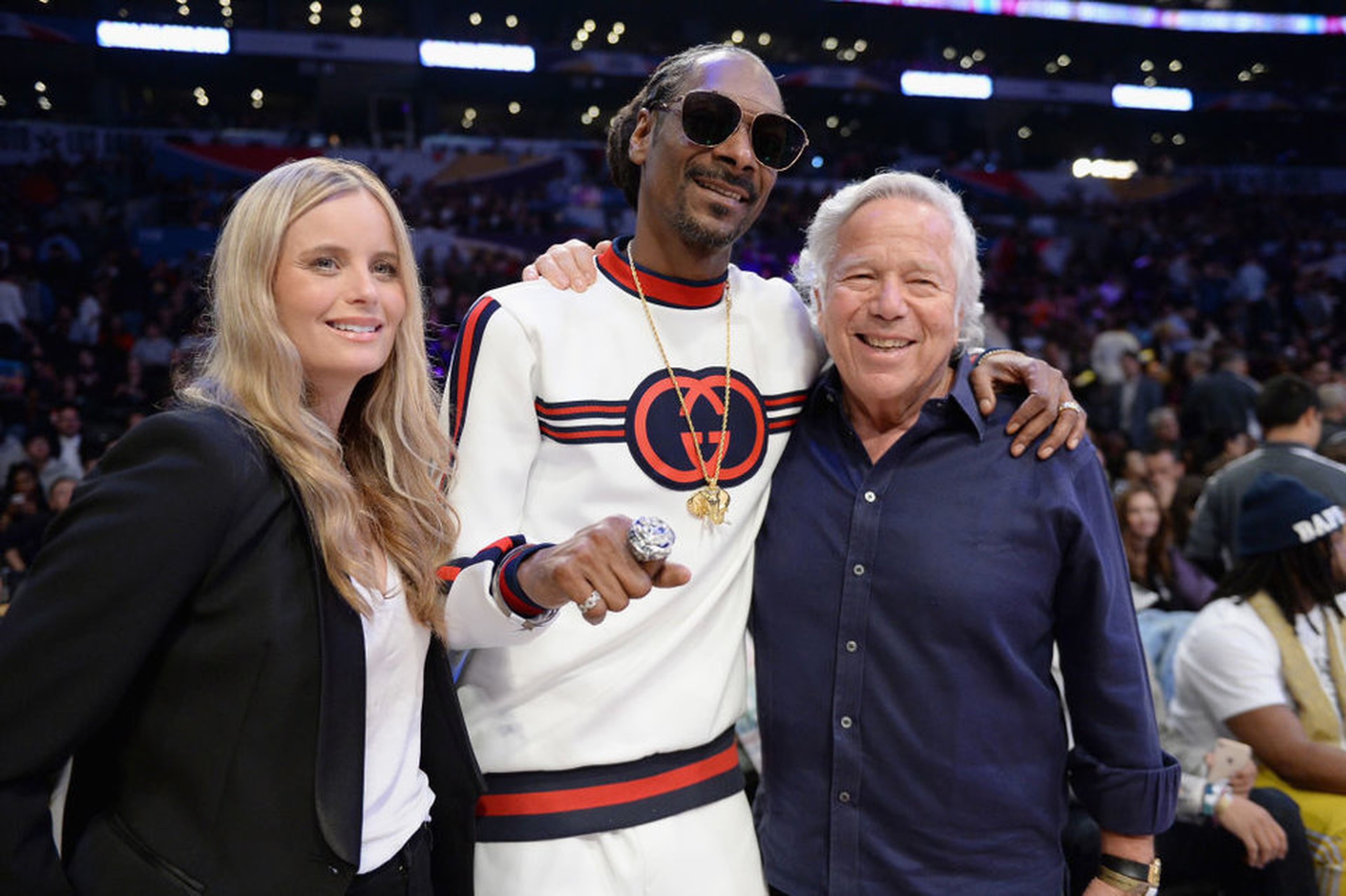 Kraft, junto a su novia y Snoop Dogg