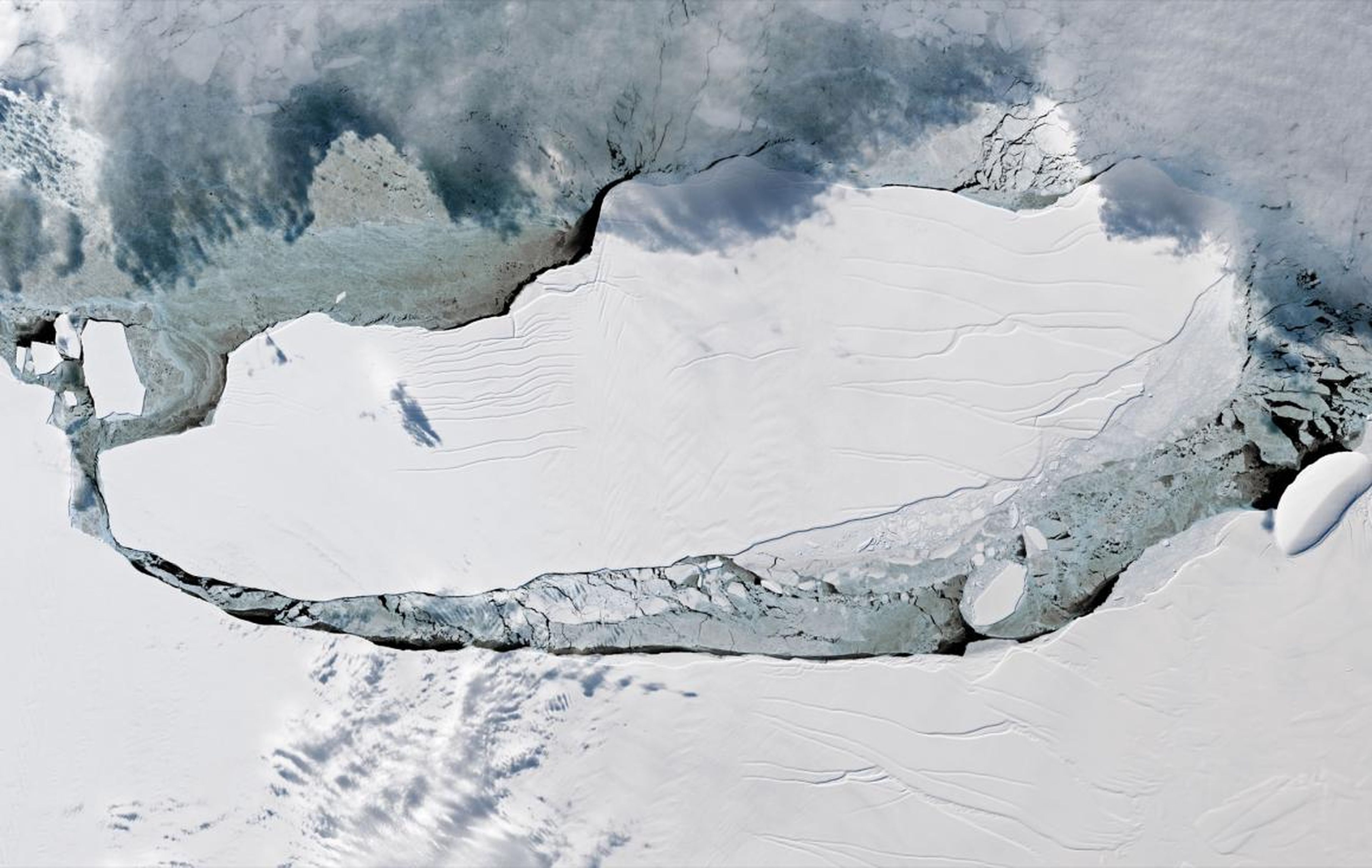 Una foto de un iceberg en la Antártida