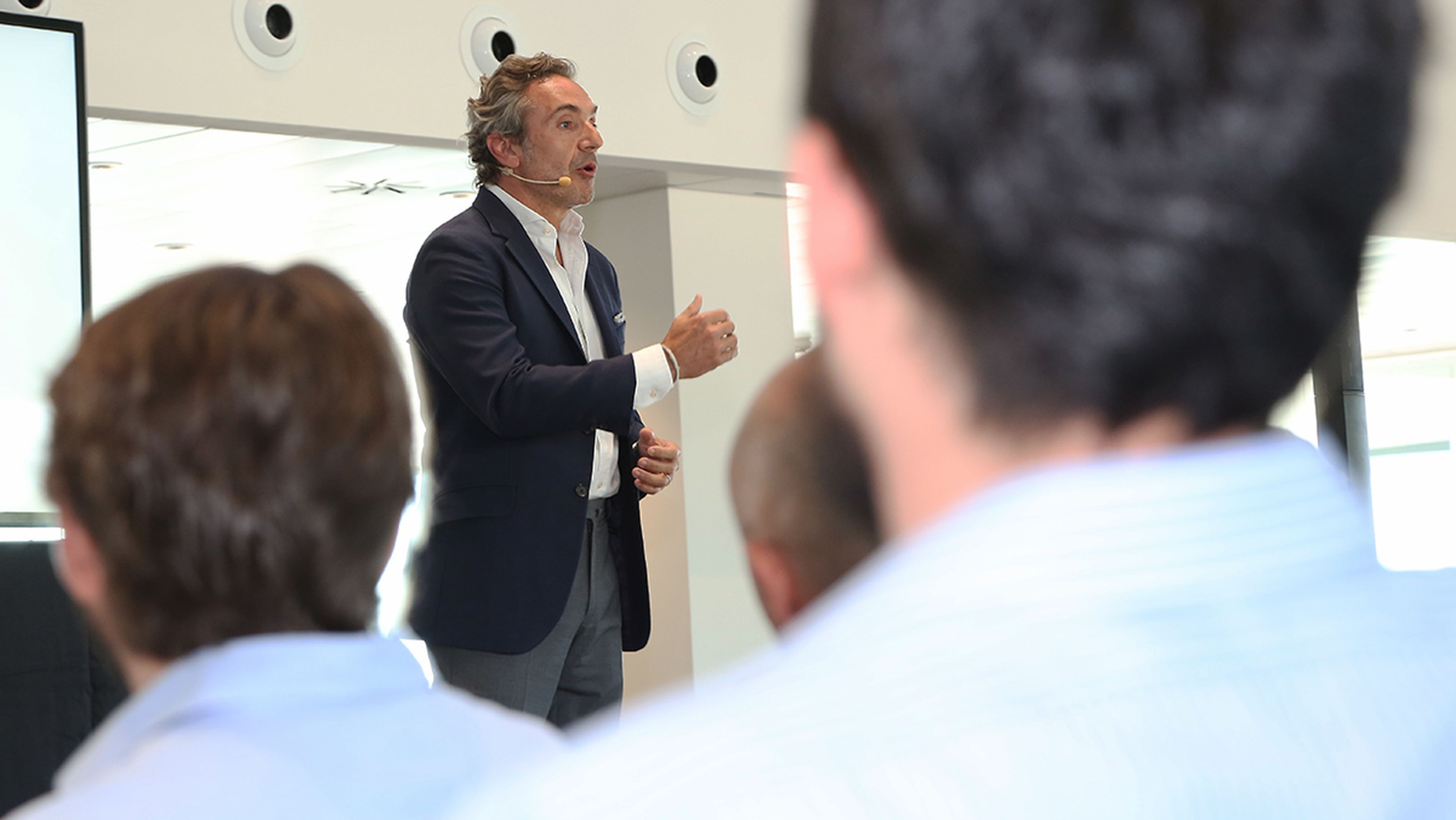 Tomás Villén (CEO de Porsche Ibérica) durante su presentación del Demo Day de Porsche Accelerator by Conector