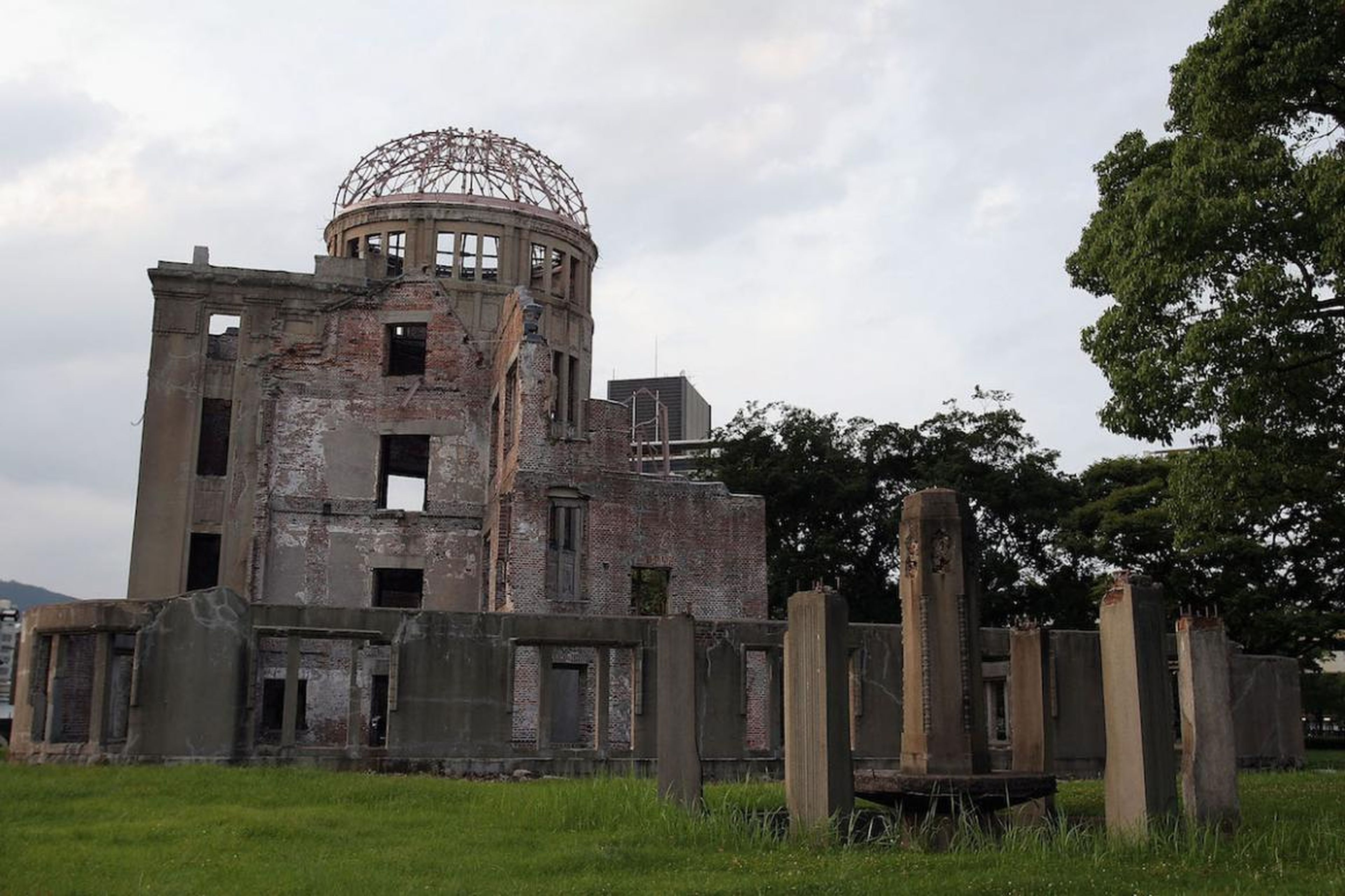 La Cúpula de la Bomba Atómica en el Parque Conmemorativo de la Paz de Hiroshima el 27 de julio de 2005.