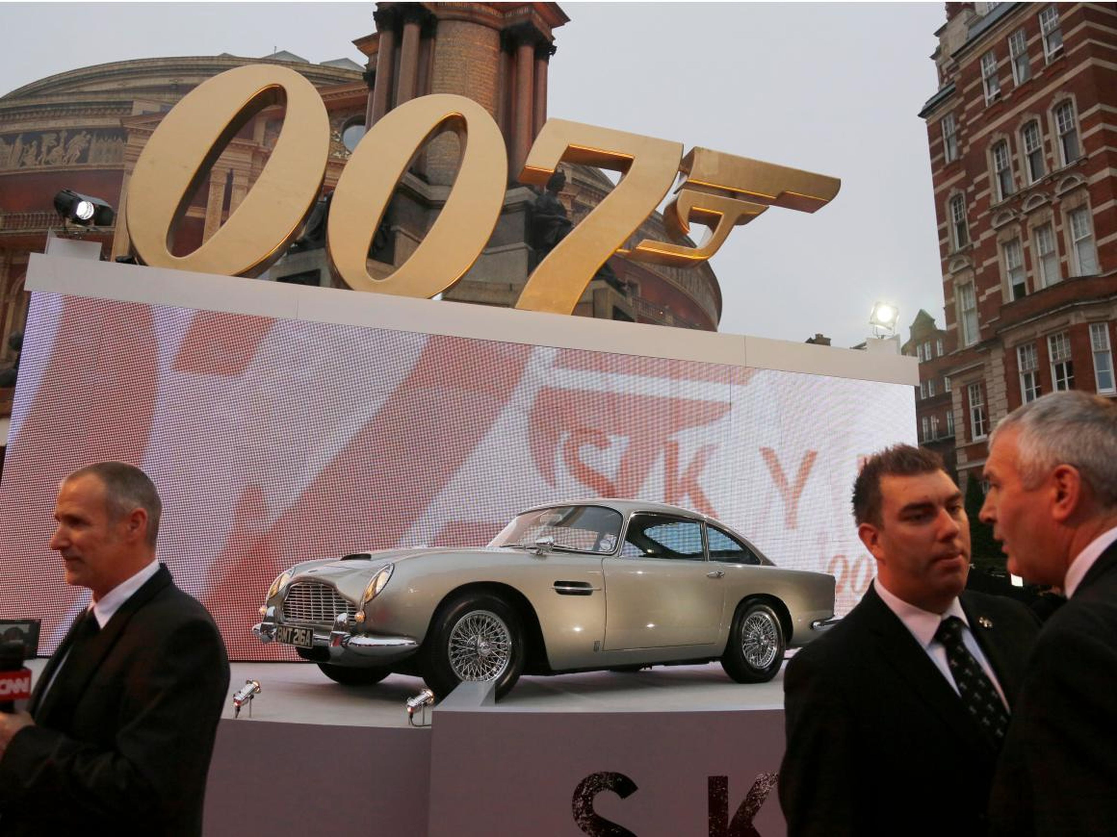 Muchos coches de la marca Aston Martin han aparecido en las películas de James Bond.