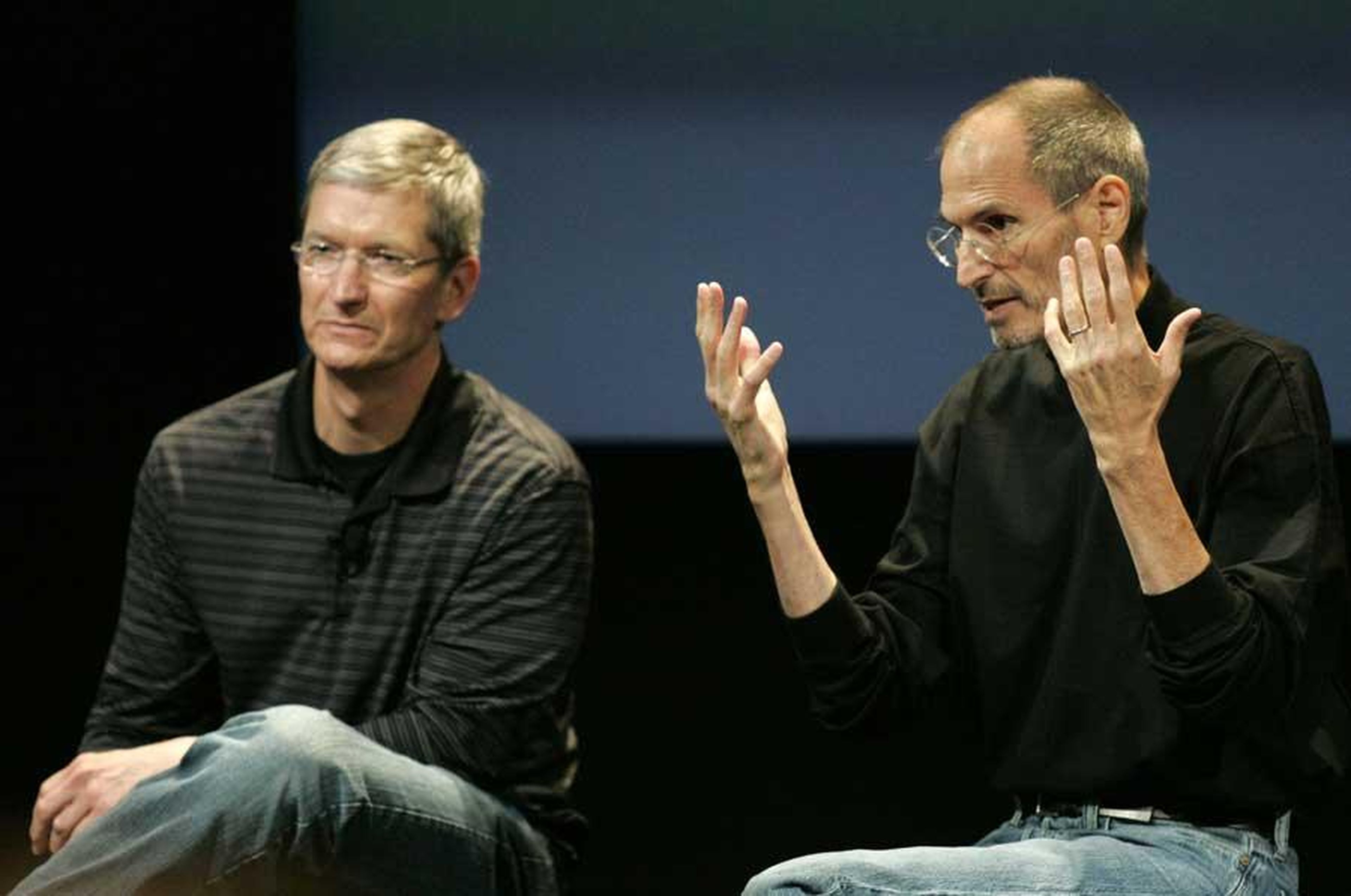 Cook and Jobs answer questions about the iPhone 4 in 2010.