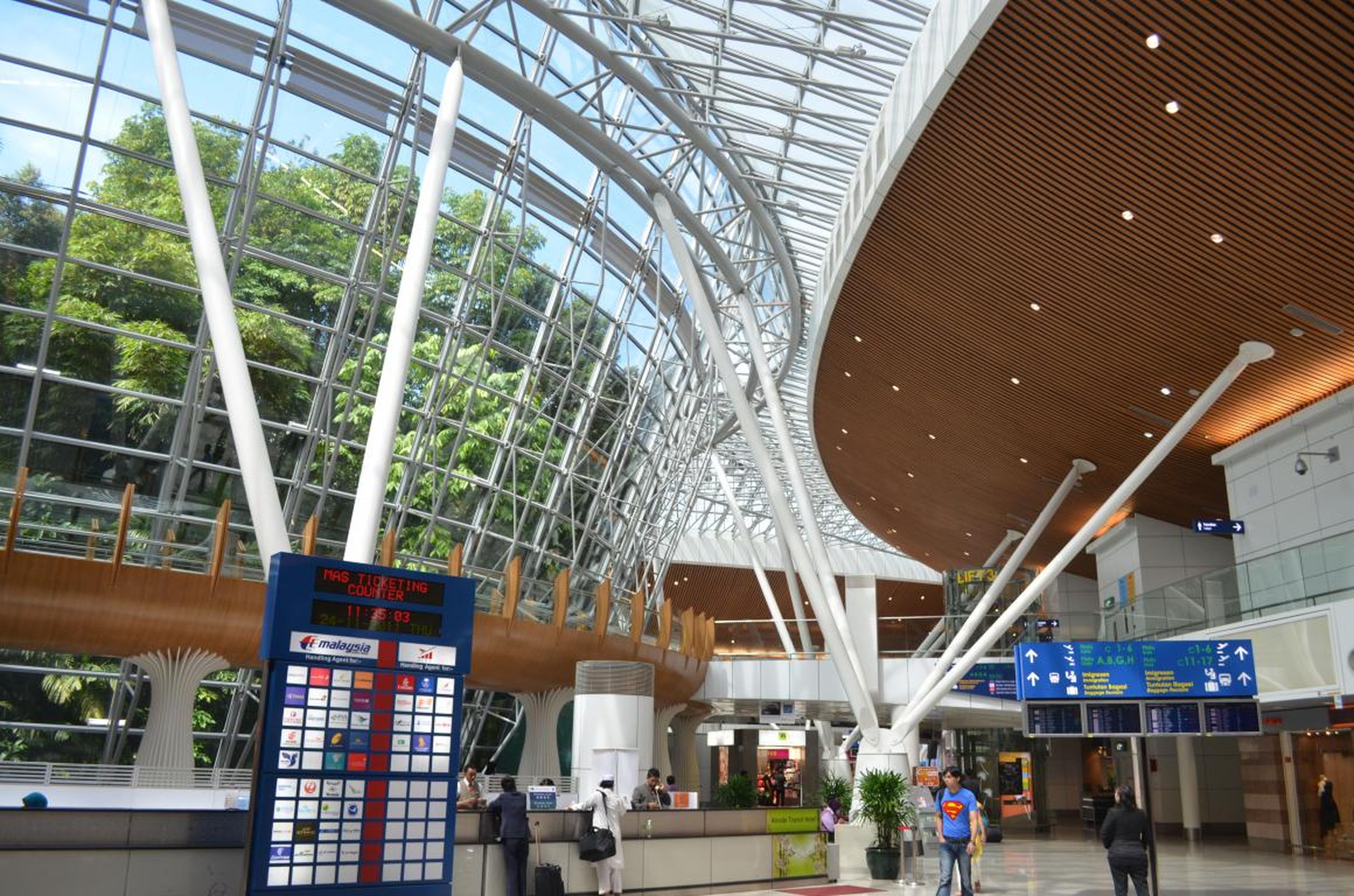 5. Kuala Lumpur International Airport (Malaysia) — Jungle boardwalk