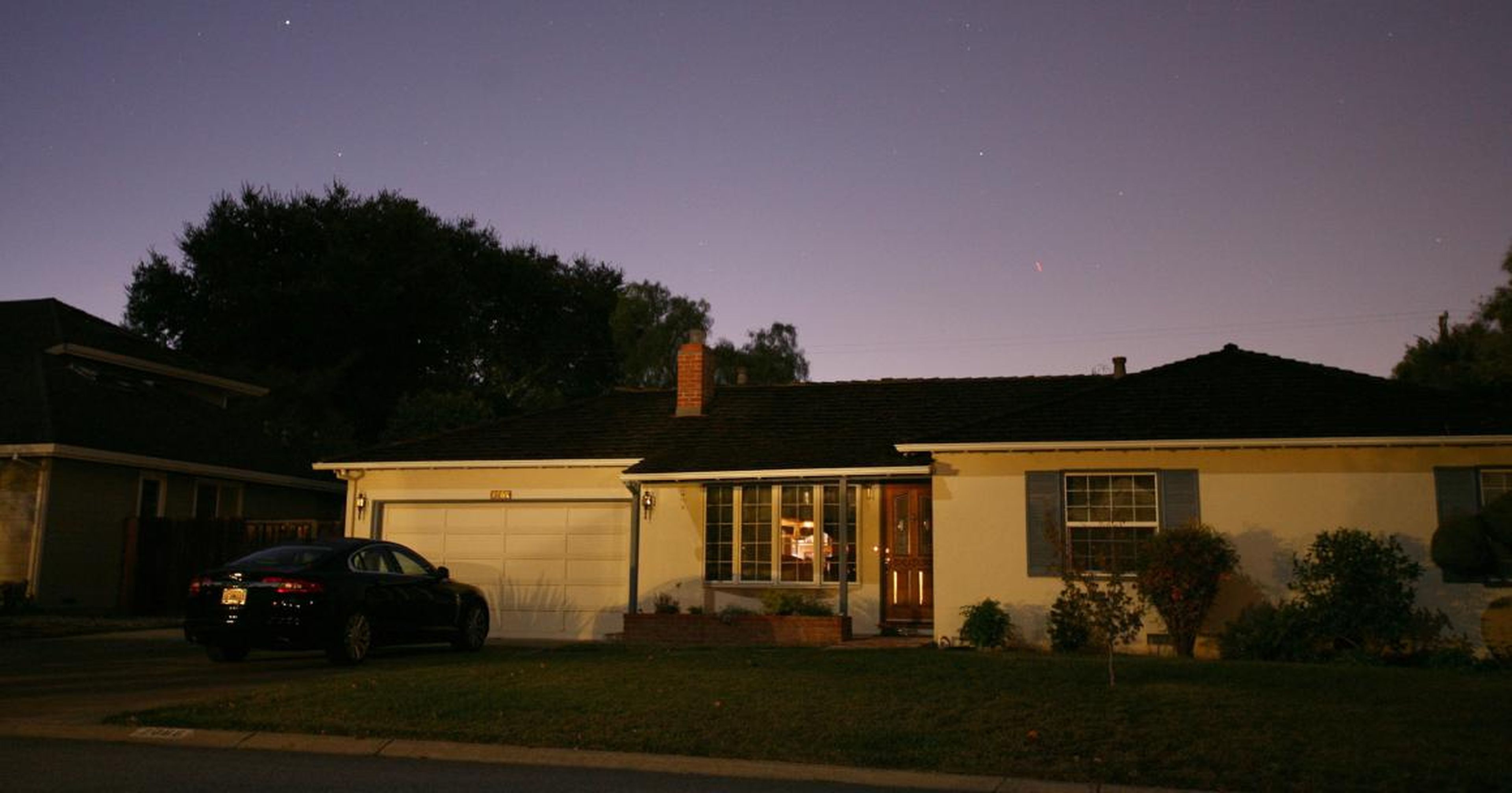 La casa y el garaje donde Jobs y Wozniak fundaron Apple Computer en Los Altos, California.