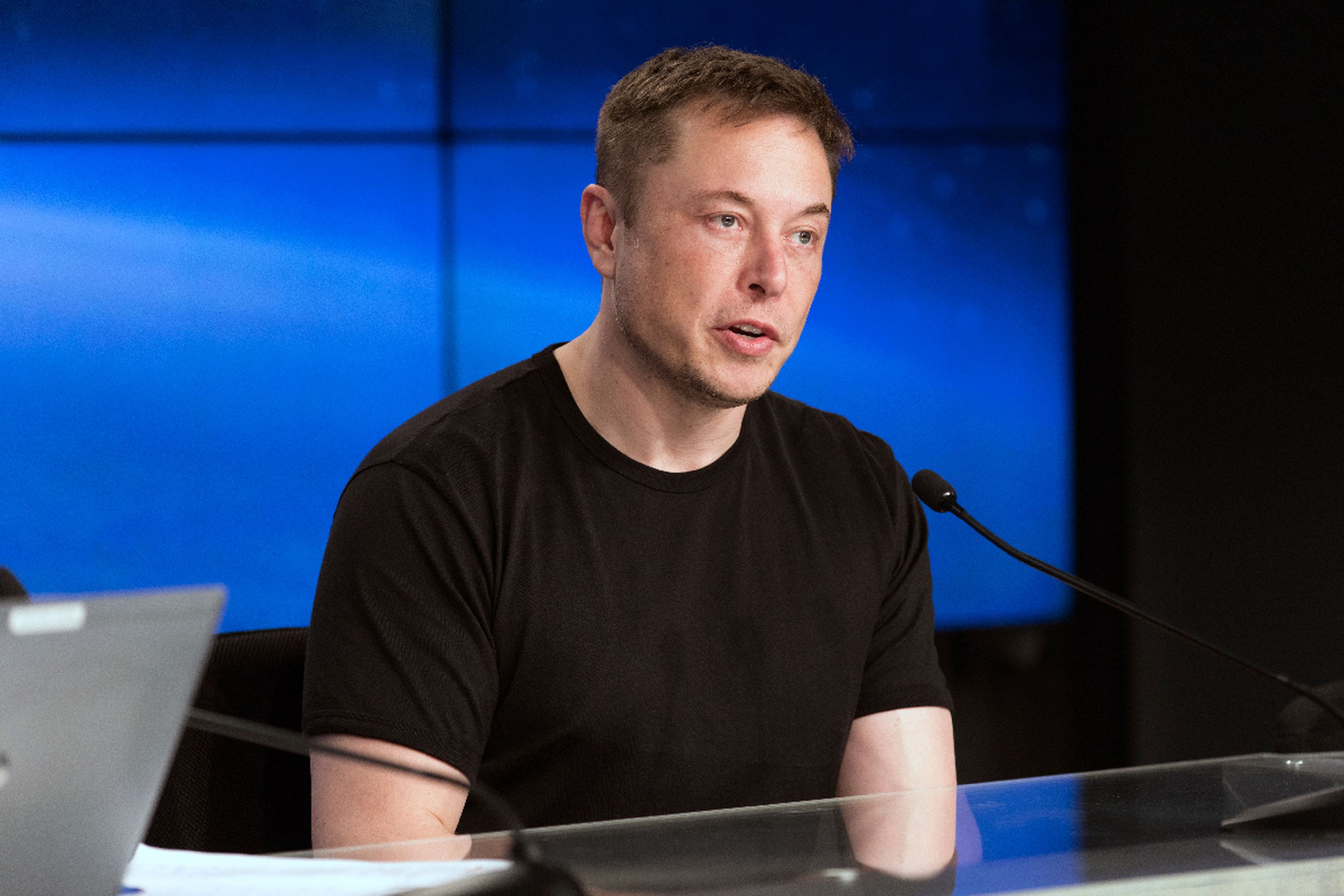 Así prepara Elon Musk la retirada de Tesla de bolsa