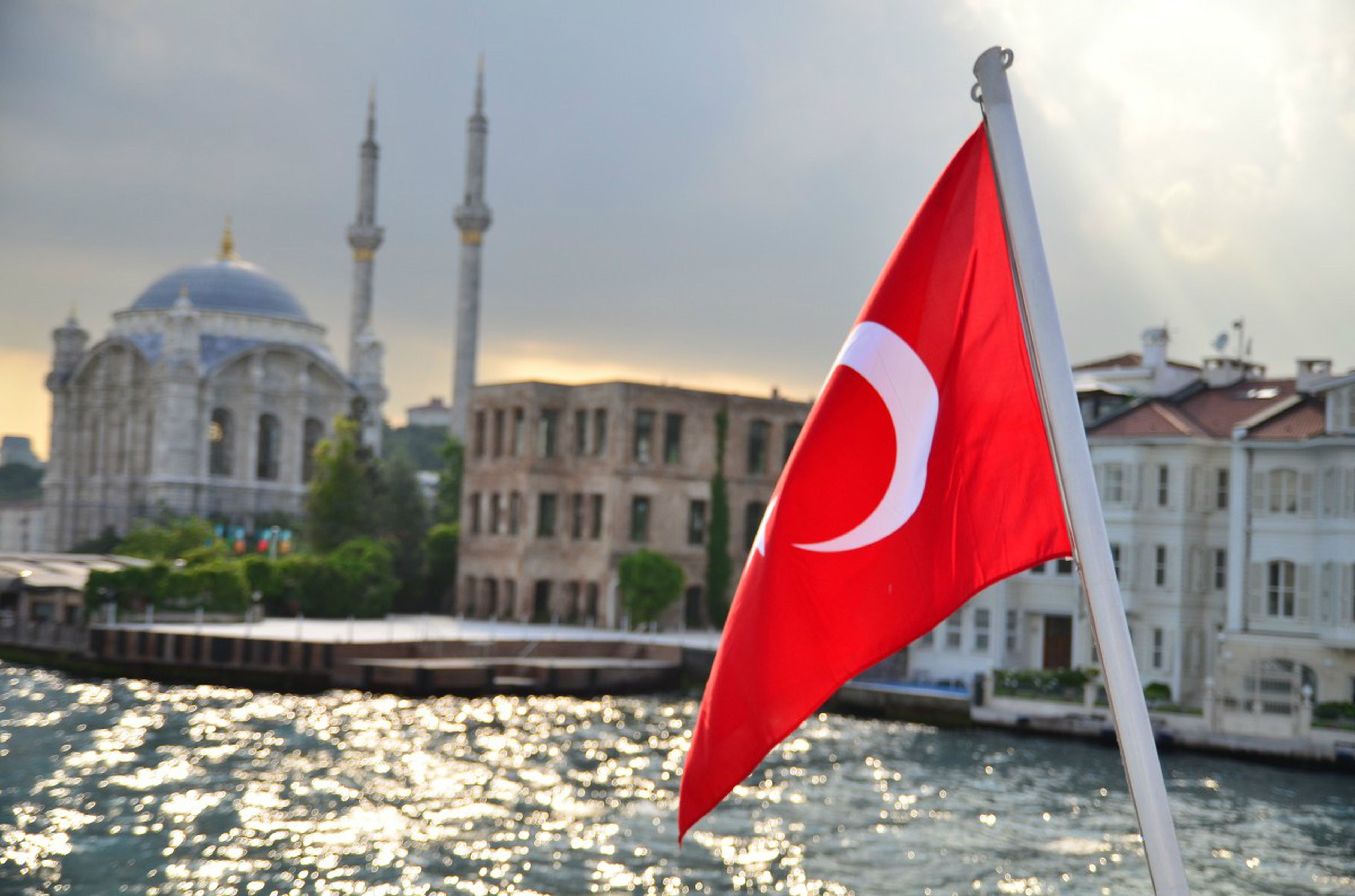 Bandera Ortakoy turquia estambul
