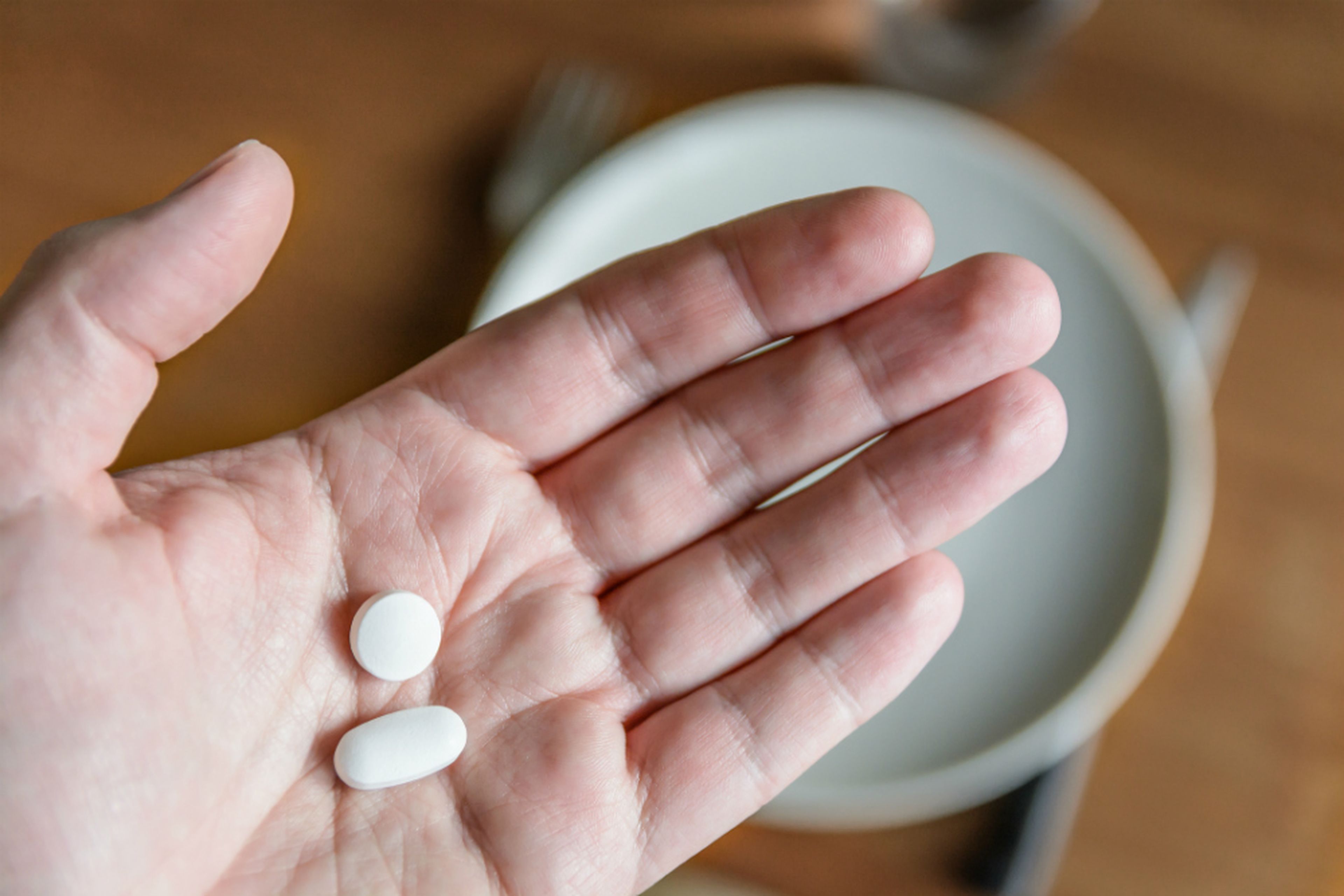 Descubre en qué se diferencian el paracetamol y el ibuprofeno.
