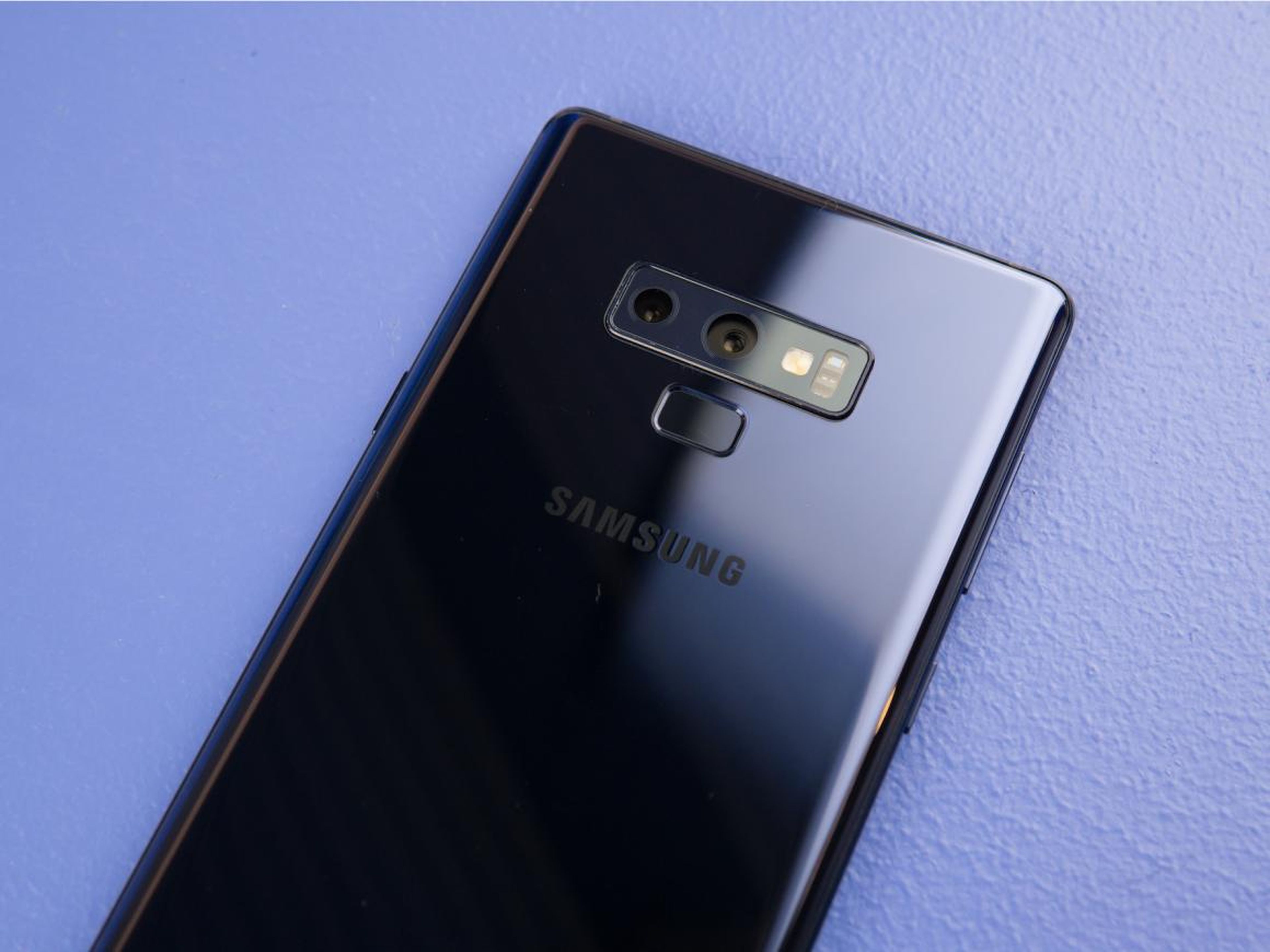 The design feels stale, but there are a few things I love about the look and feel of the Galaxy Note 9.