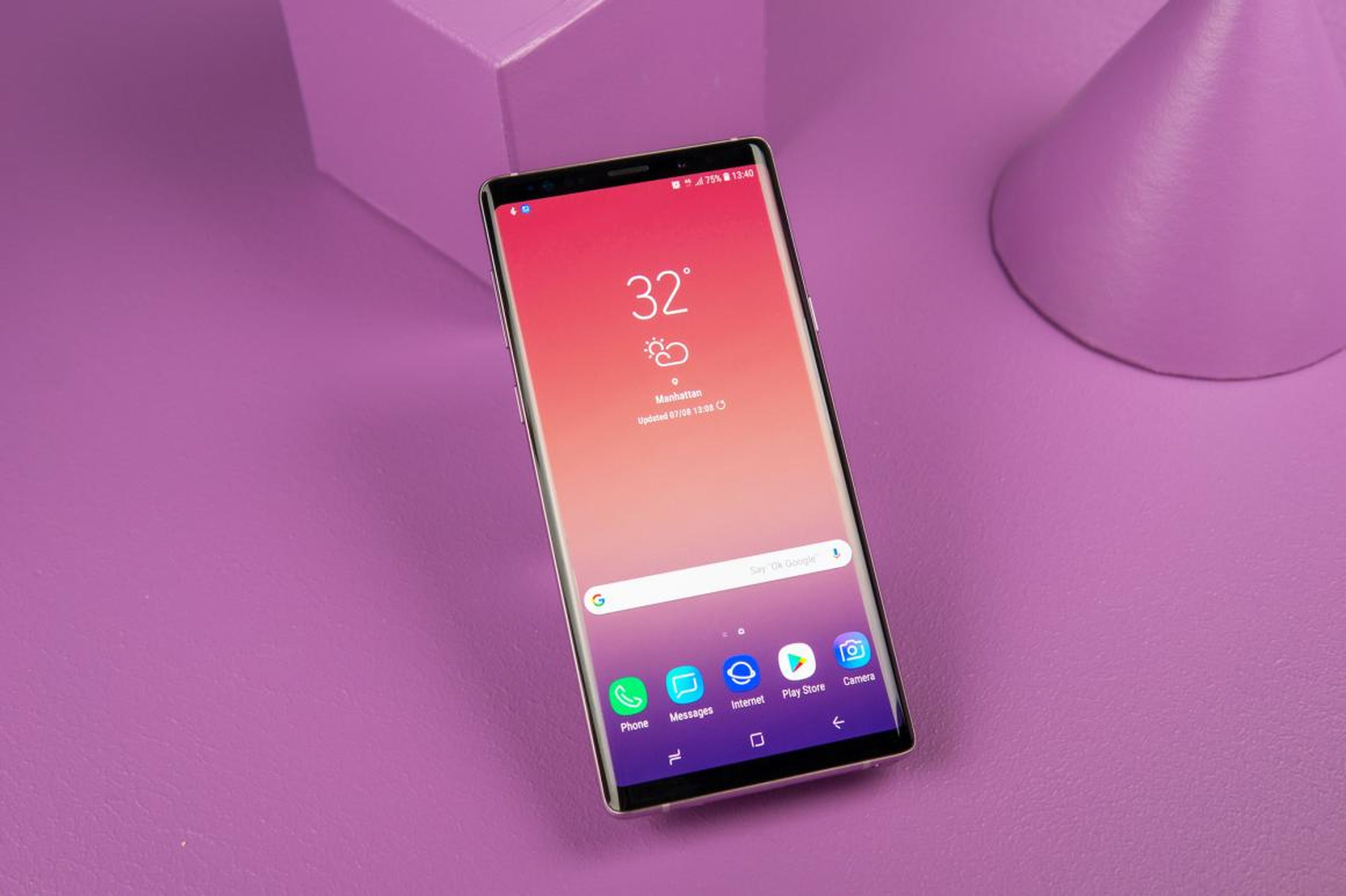 6. The Galaxy Note 9 comes with a newer version of Android than the Galaxy S9.