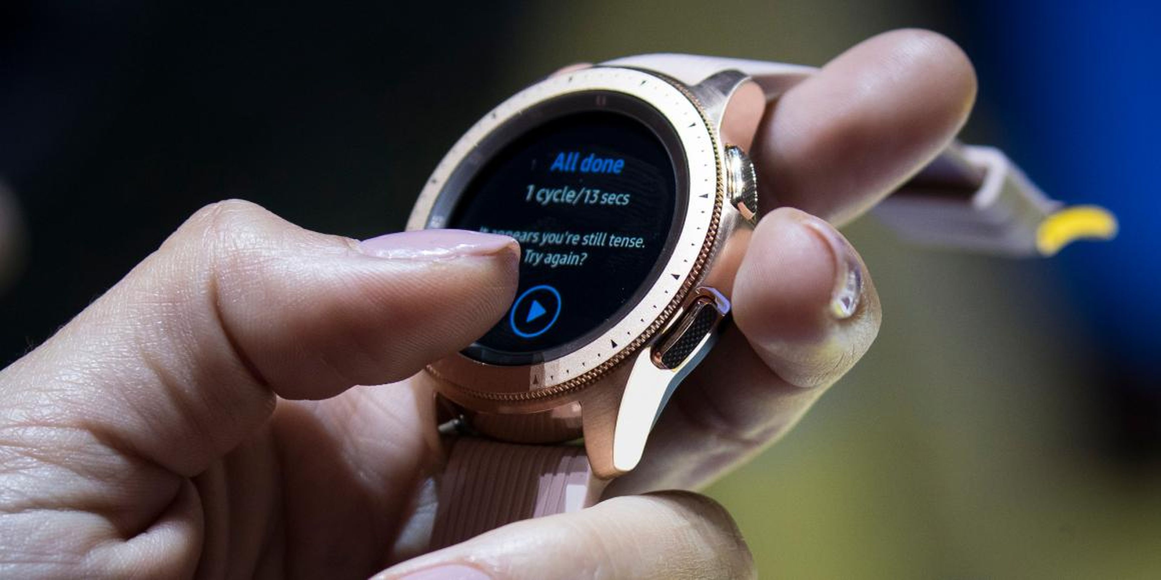 Here's how Samsung's new $330 Galaxy Watch compares to the Apple Watch