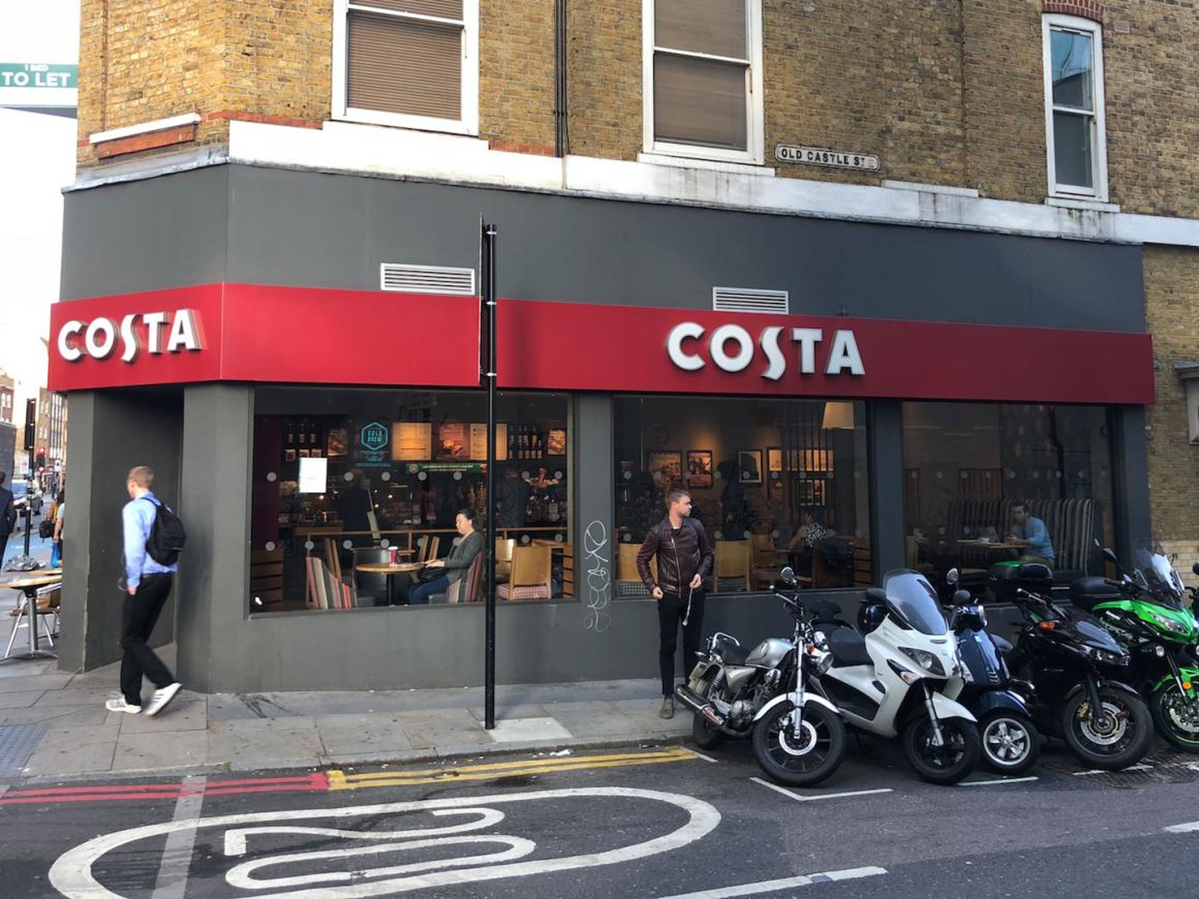 I went to the Costa Coffee on Whitechapel High Street in East London, near Business Insider's UK headquarters. The area boasts a plethora of chain coffee shops such as Pret a Manger, Caffe Nero, and Starbucks, as well as a