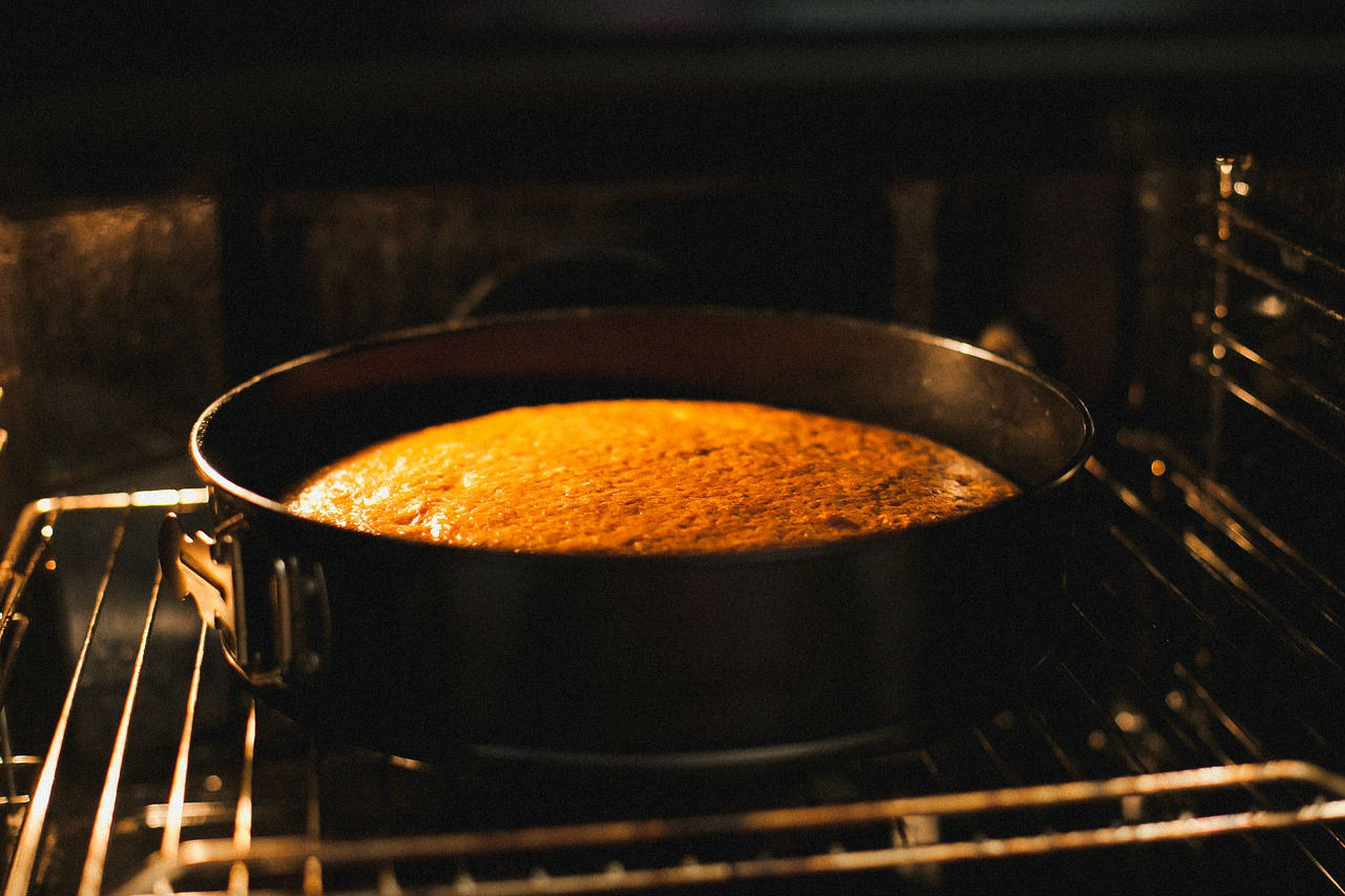 A pesar de la amenaza del microondas, el horno sigue siendo imprescindible en la cocina
