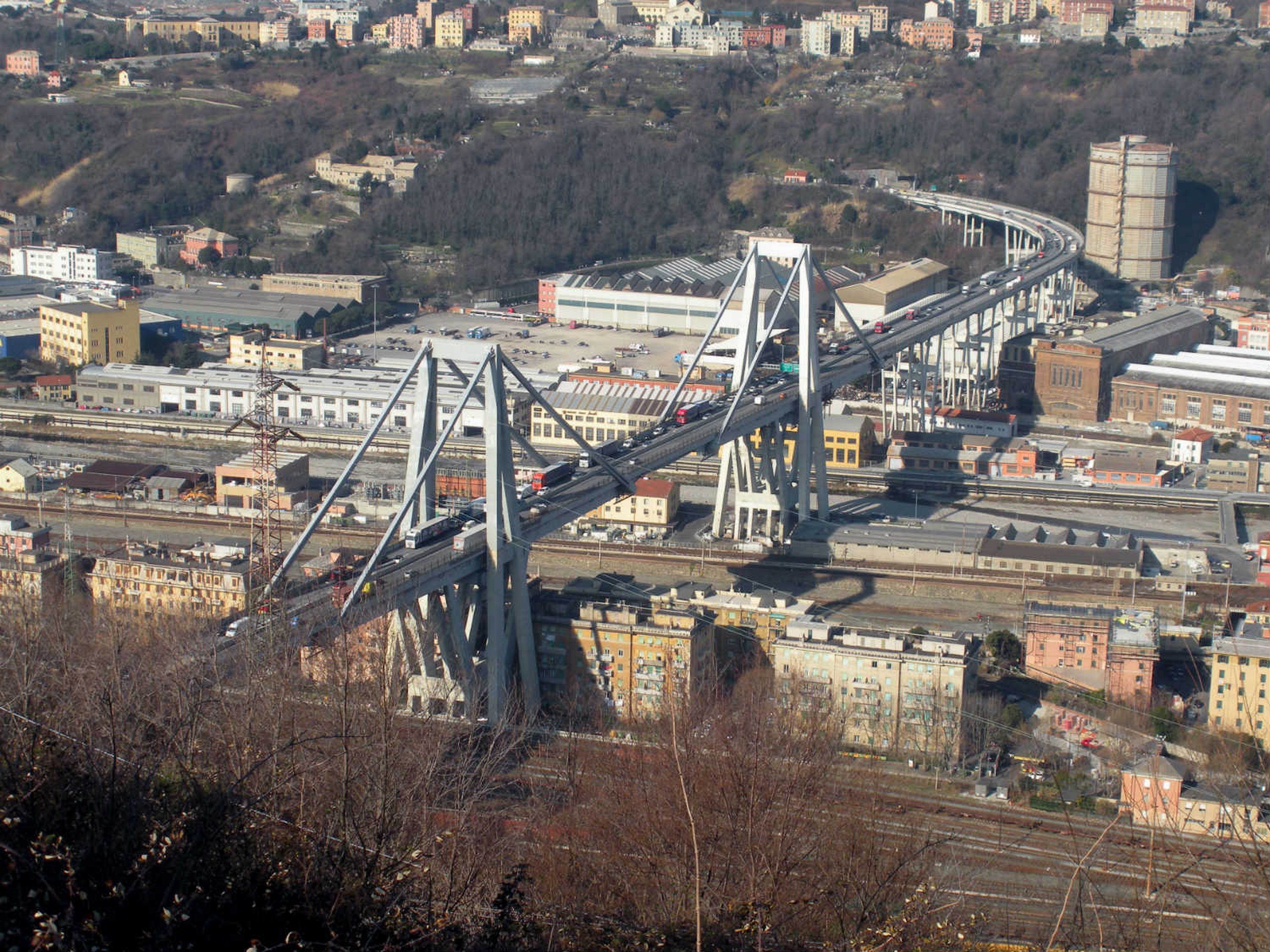 El puente Morandi de Génova antes del colapso.