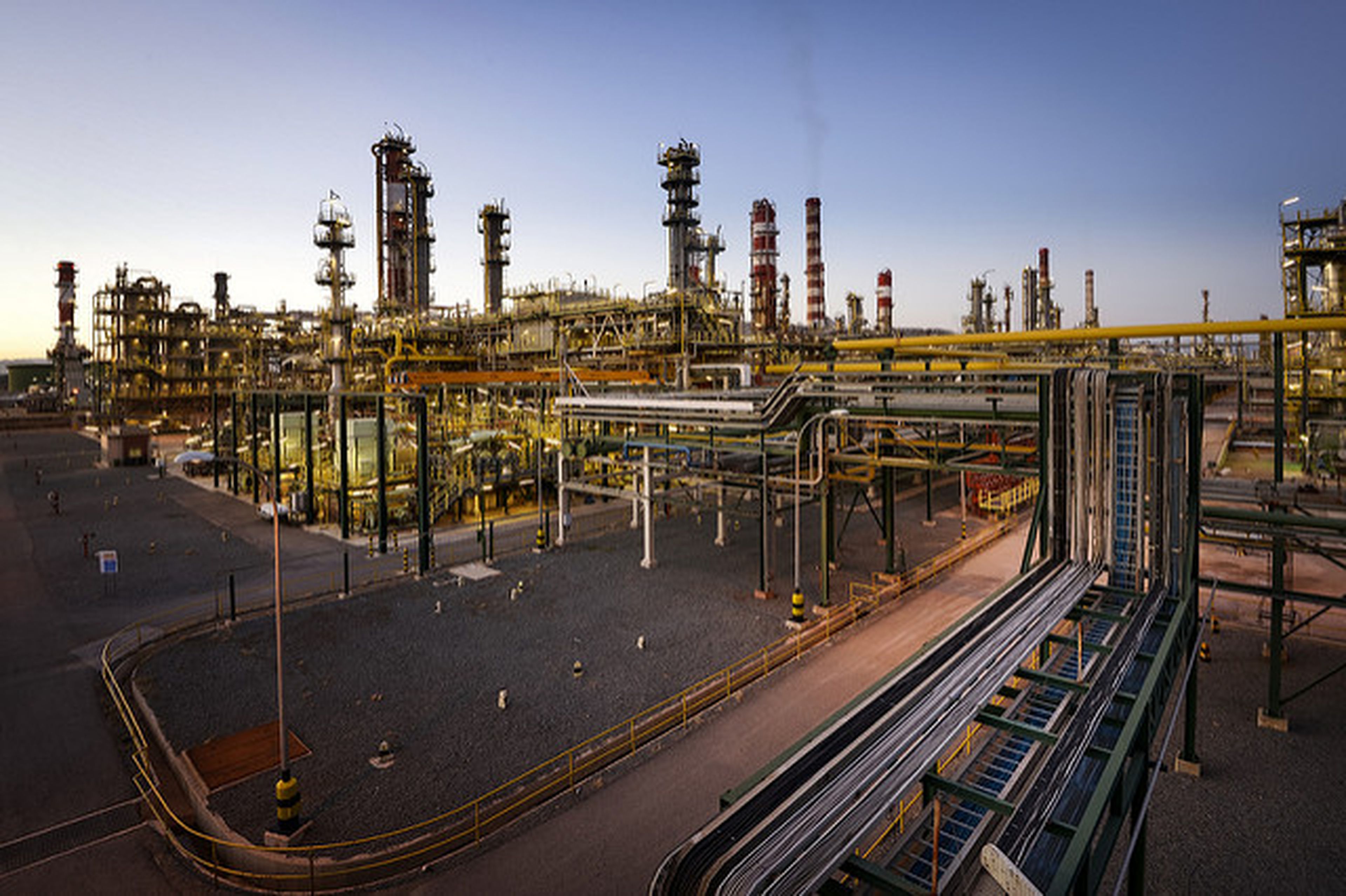 La refinería de Repsol en Tarragona
