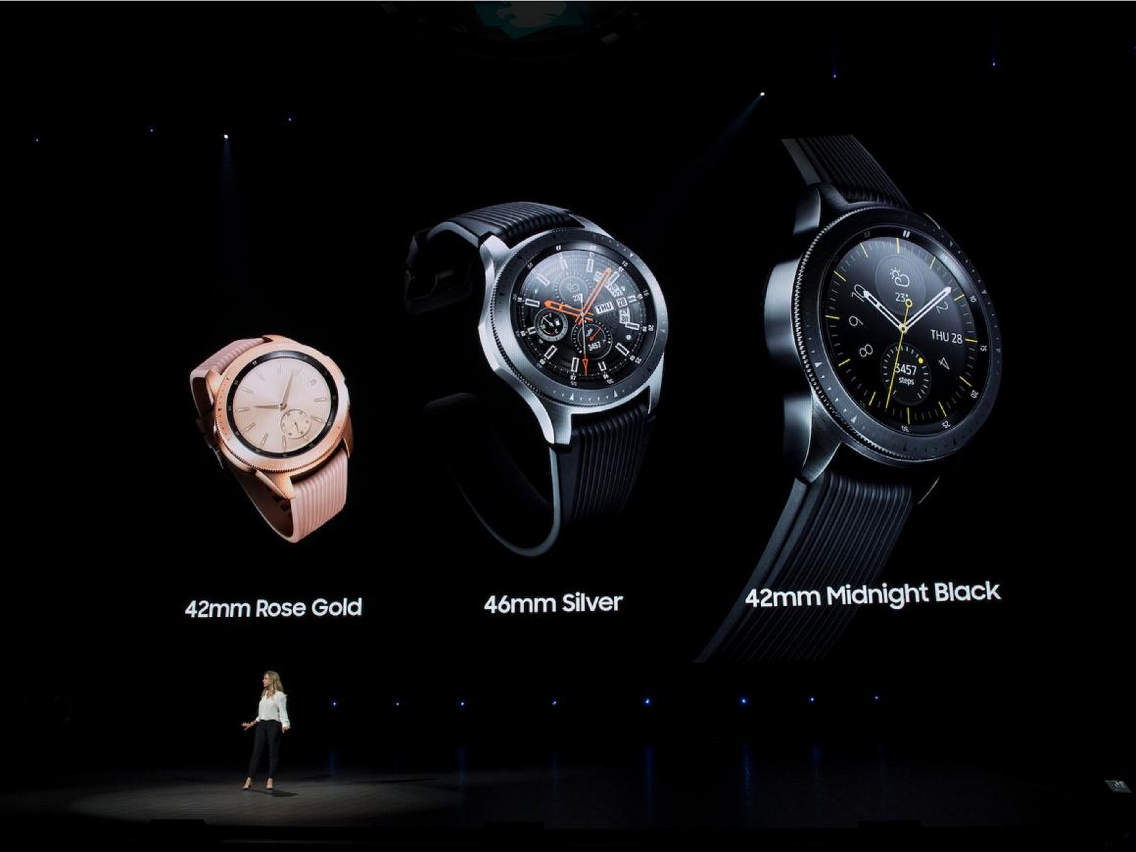Elina Vives unveils the Galaxy Watch at Samsung Unpacked.