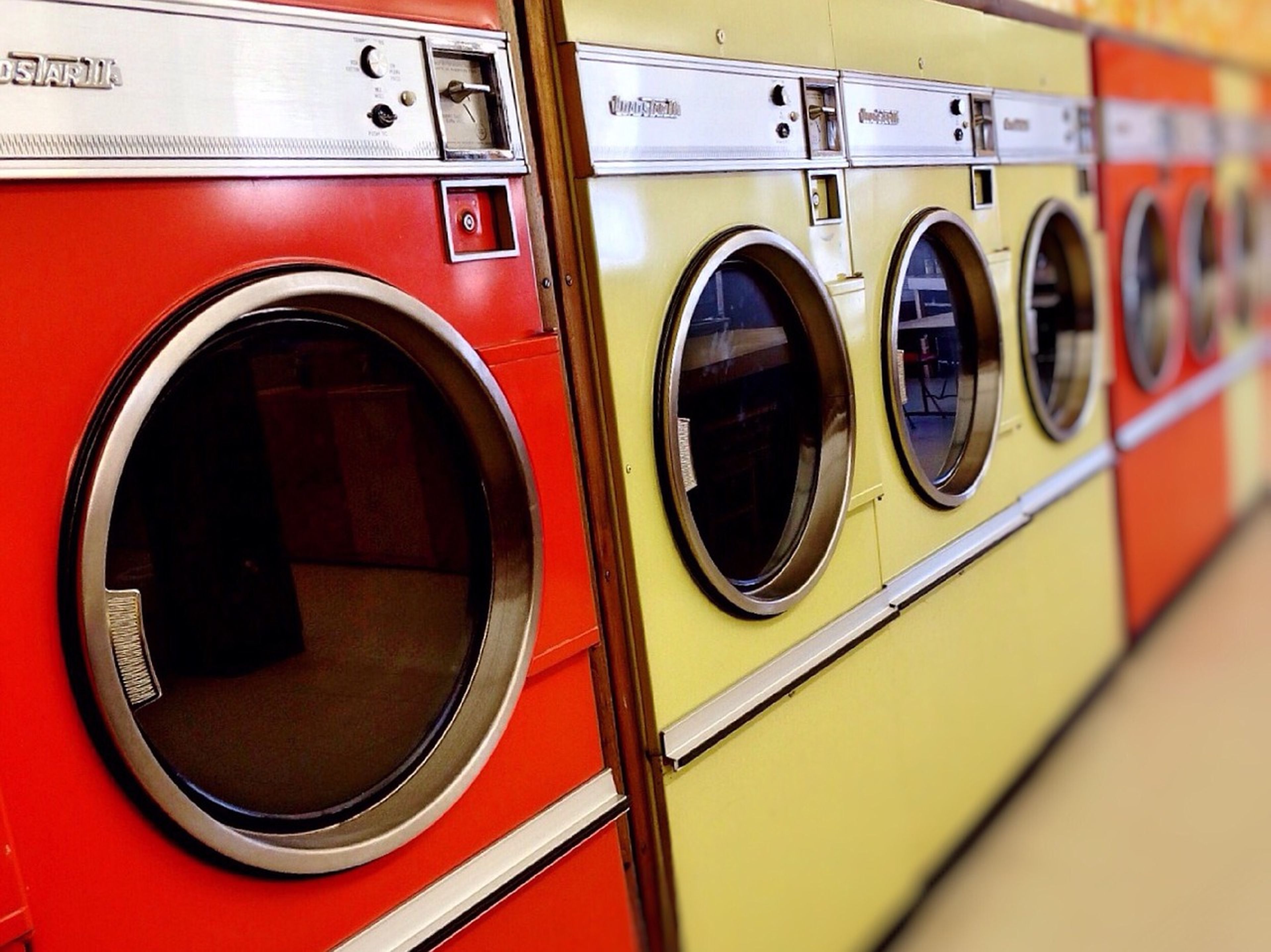 Las secadoras consumen cuatro veces más que las lavadoras