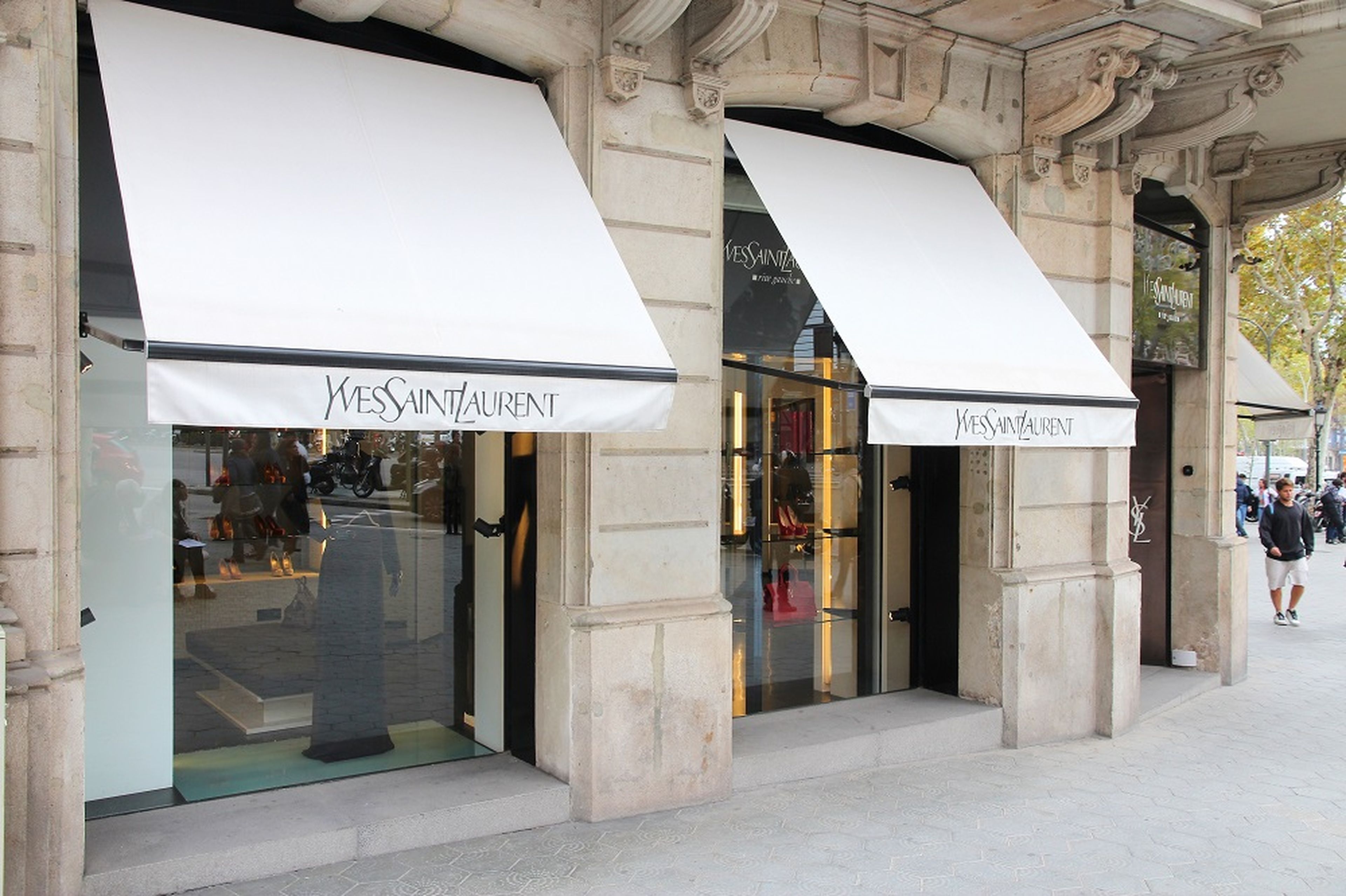 Una tienda de Yves Saint Laurent en Barcelona, España, el 6 de noviembre de 2012.