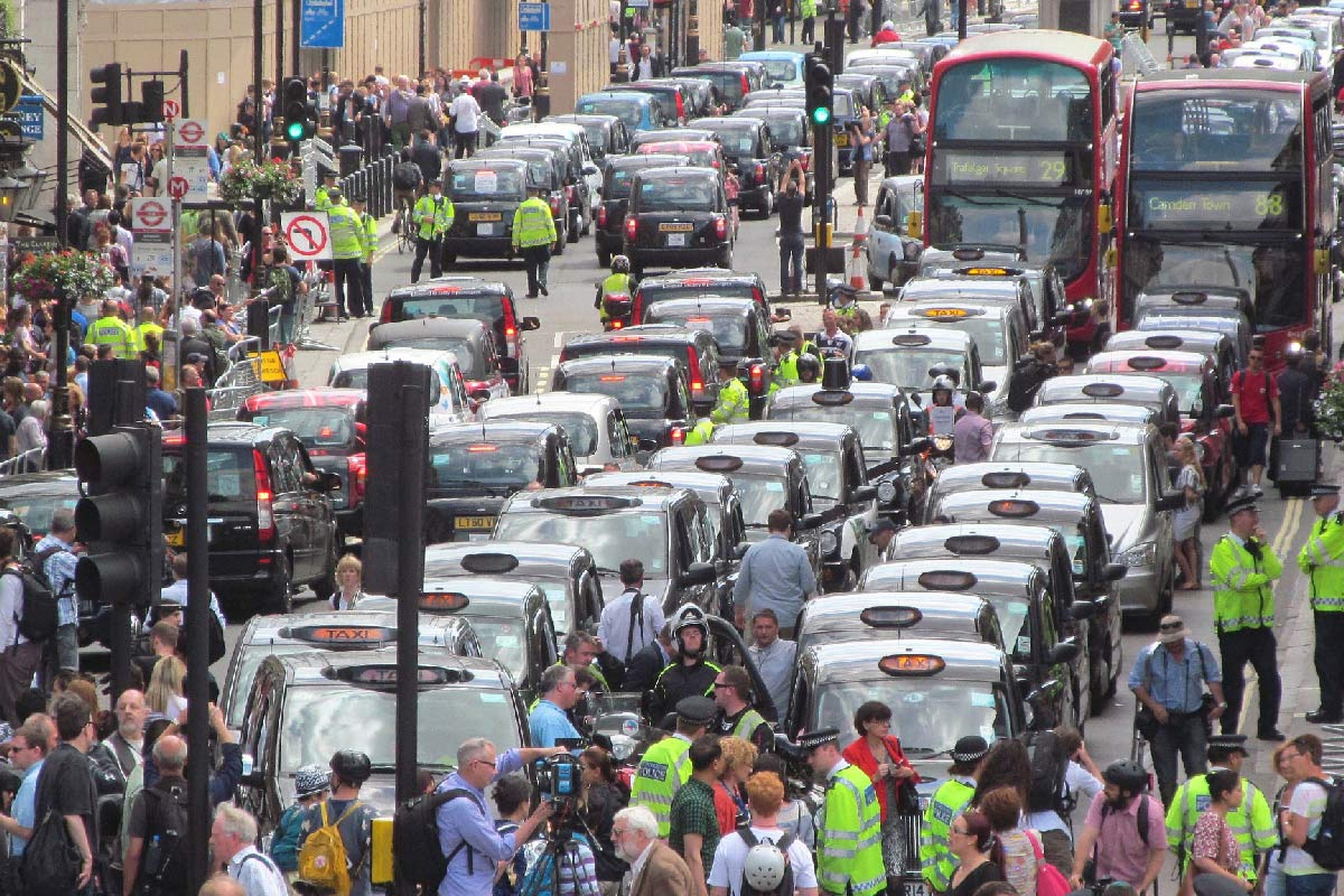En Londres, los taxistas hicieron masivas manifestaciones contra Uber en 2014.