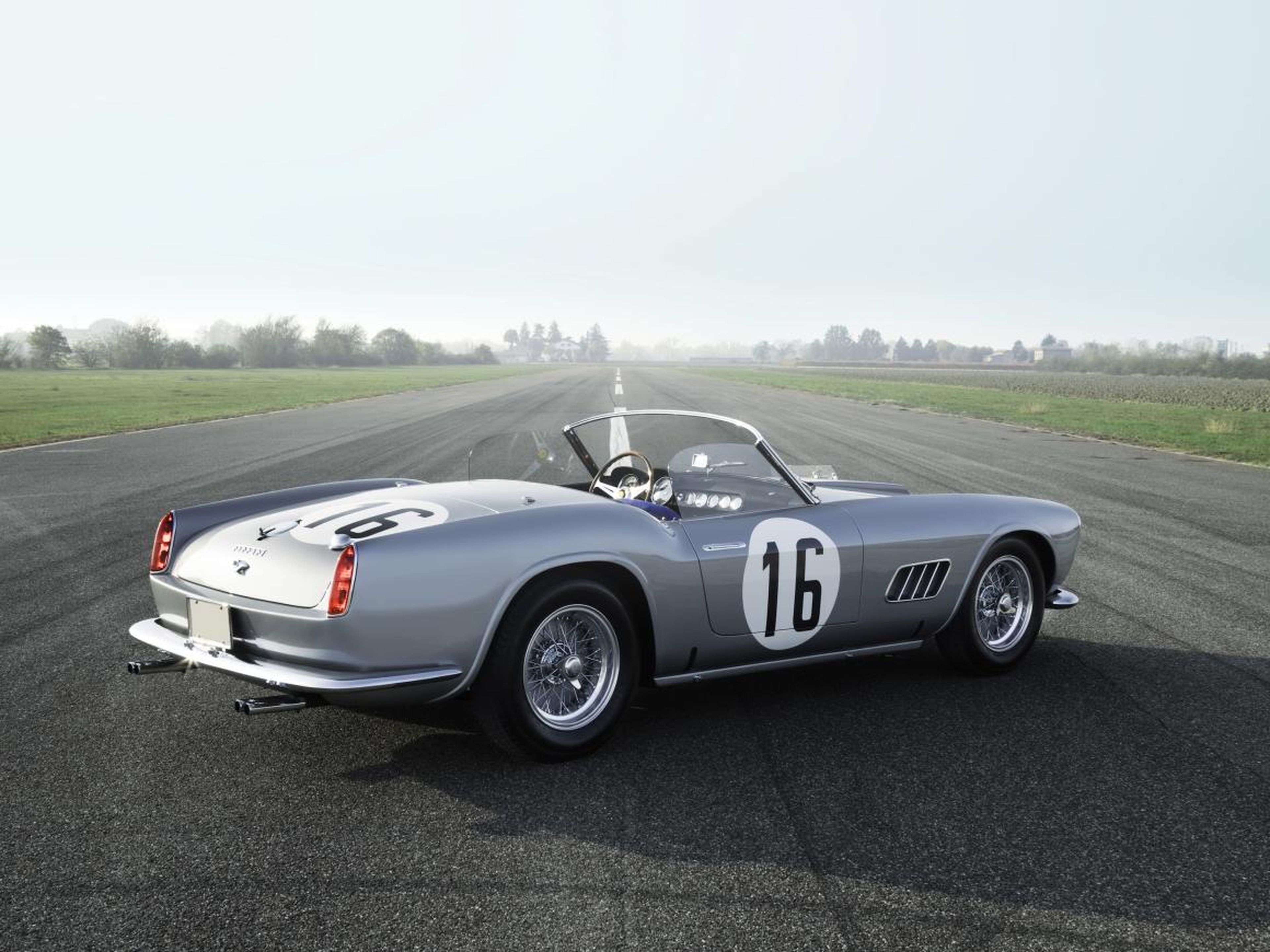 15. Ferrari 250 GT LWB California Spider Competizione de Scaglietti de 1959: vendido por 17,99 millones de dólares por Sotheby's en 2017