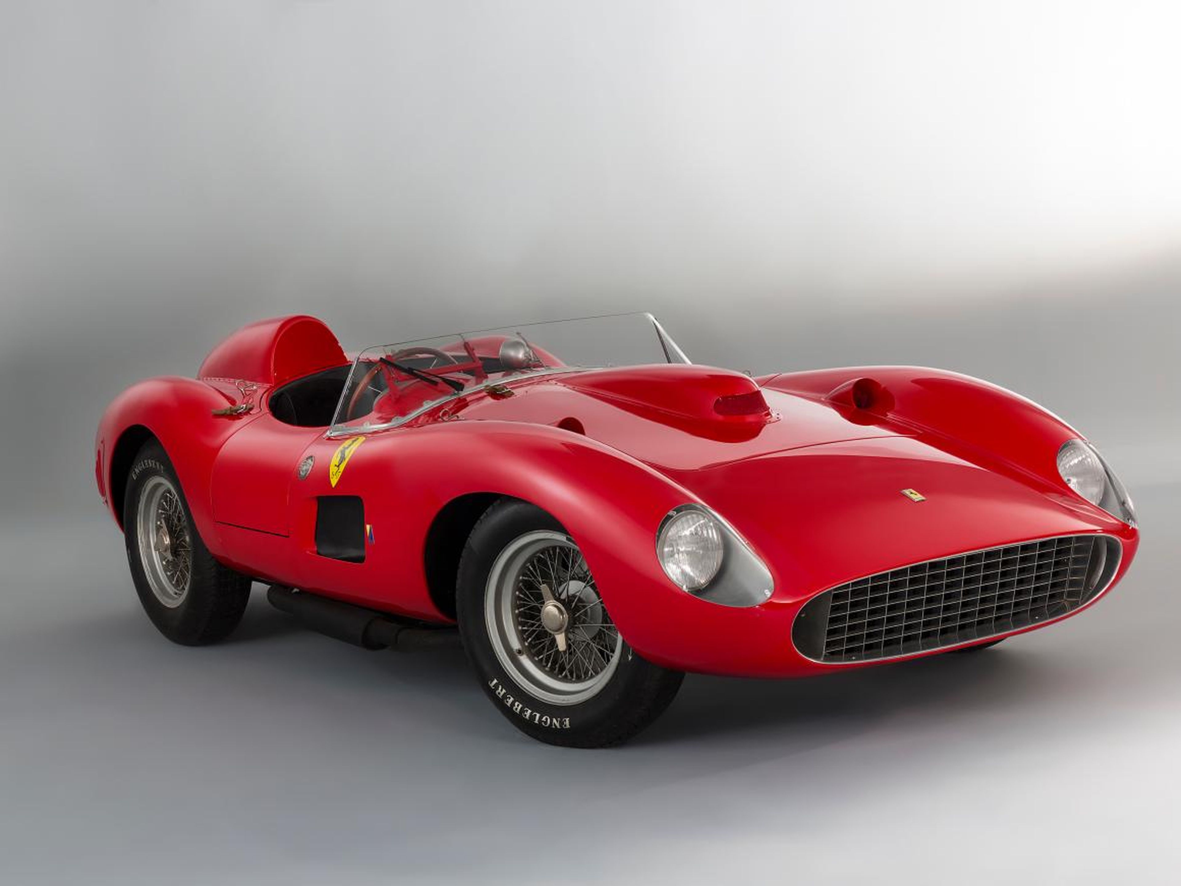 3. Ferrari 335 Sport Scaglietti de 1957: vendido por 35,7 millones de dólares por Artcurial en 2016