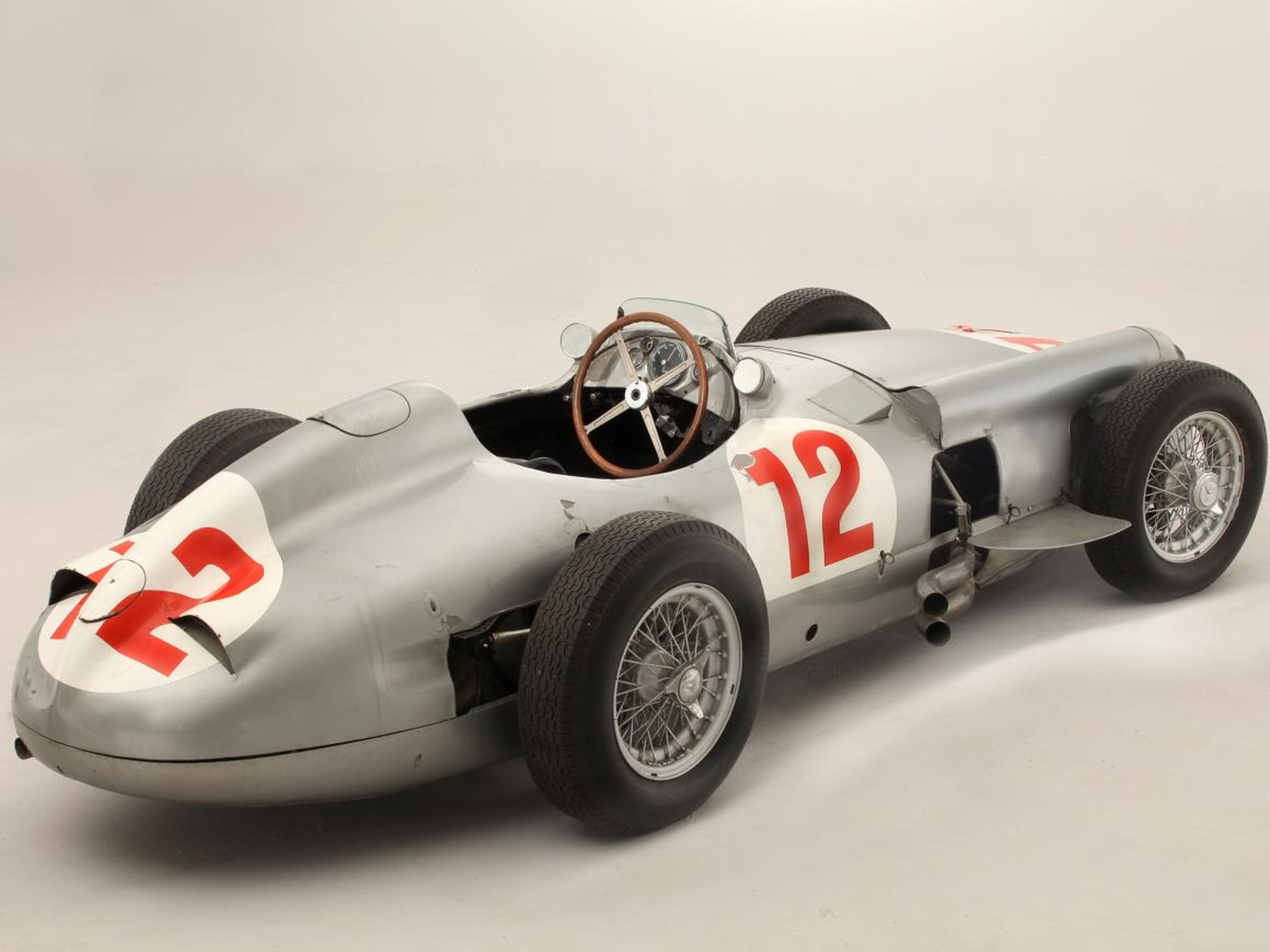 7. Mercedes-Benz W196 Formula 1 Racer de 1954: vendido por 25,4 millones de dólares por Bonhams en 2013