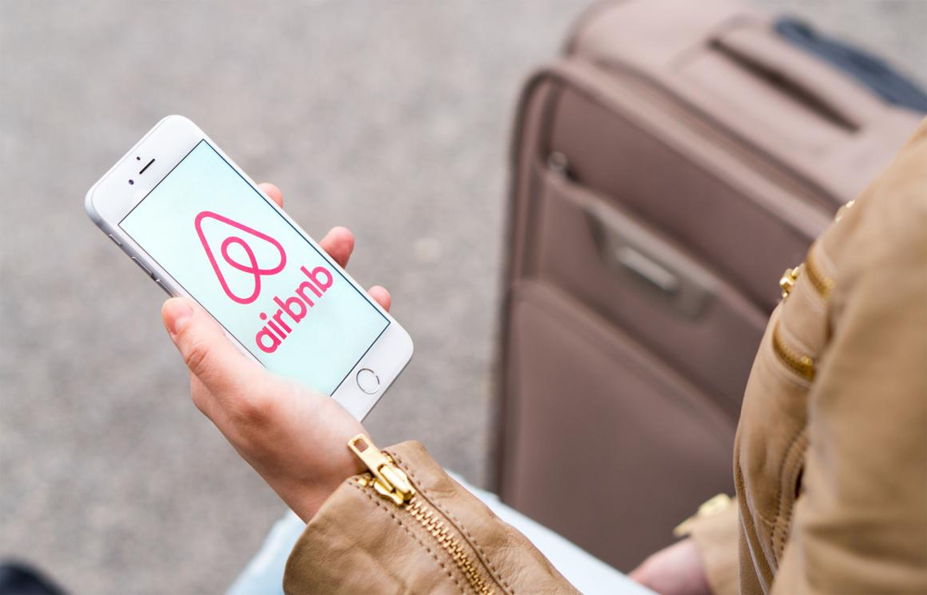Airbnb es uno de los varios servicios que permiten a los consumidores alquilar propiedades u otros artículos.
