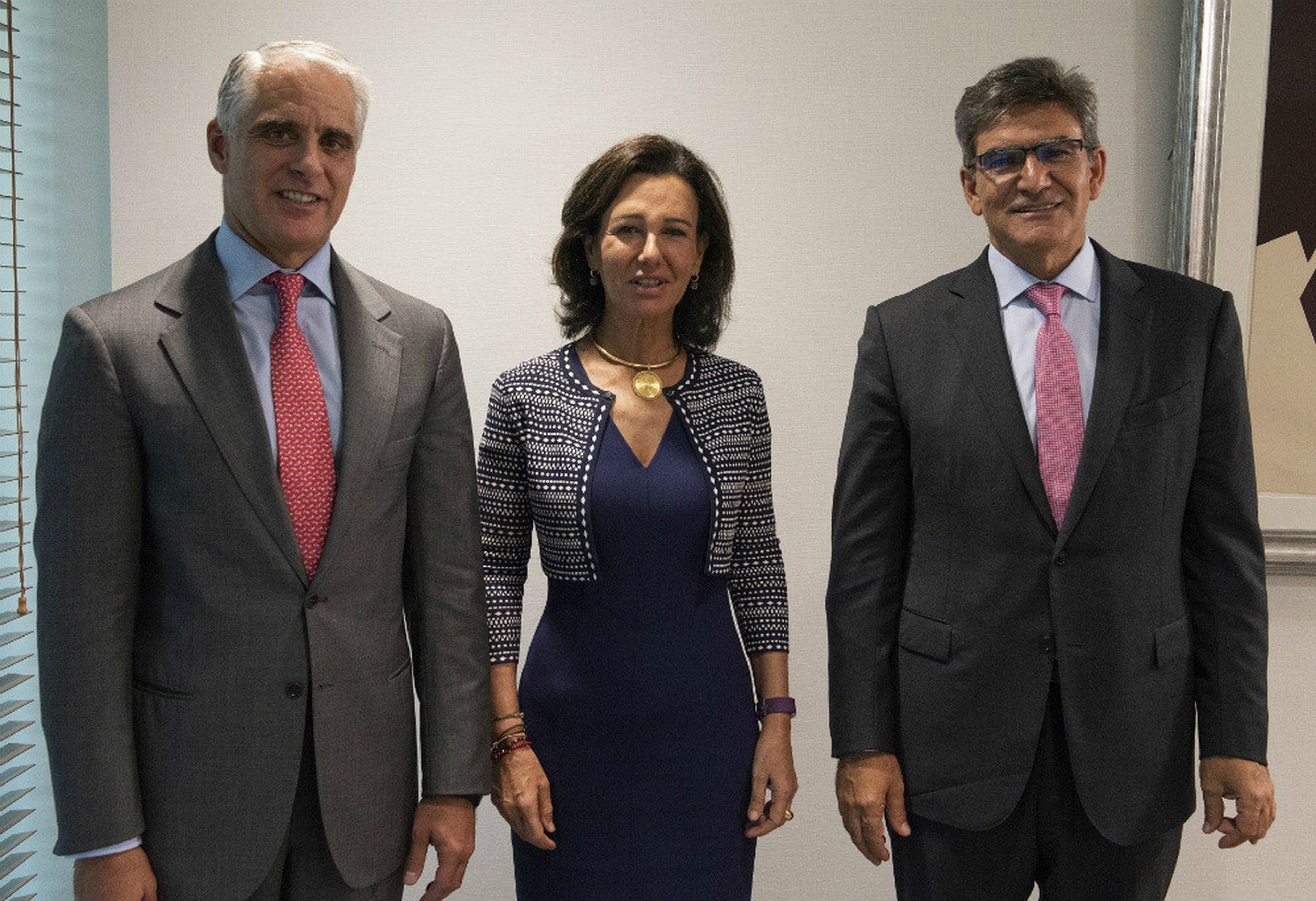 Andrea Orcel, consejero delegado de Santander, Ana Botín presidenta, y José Antonio Álvarez, presidente de la división española y vicepresidente.
