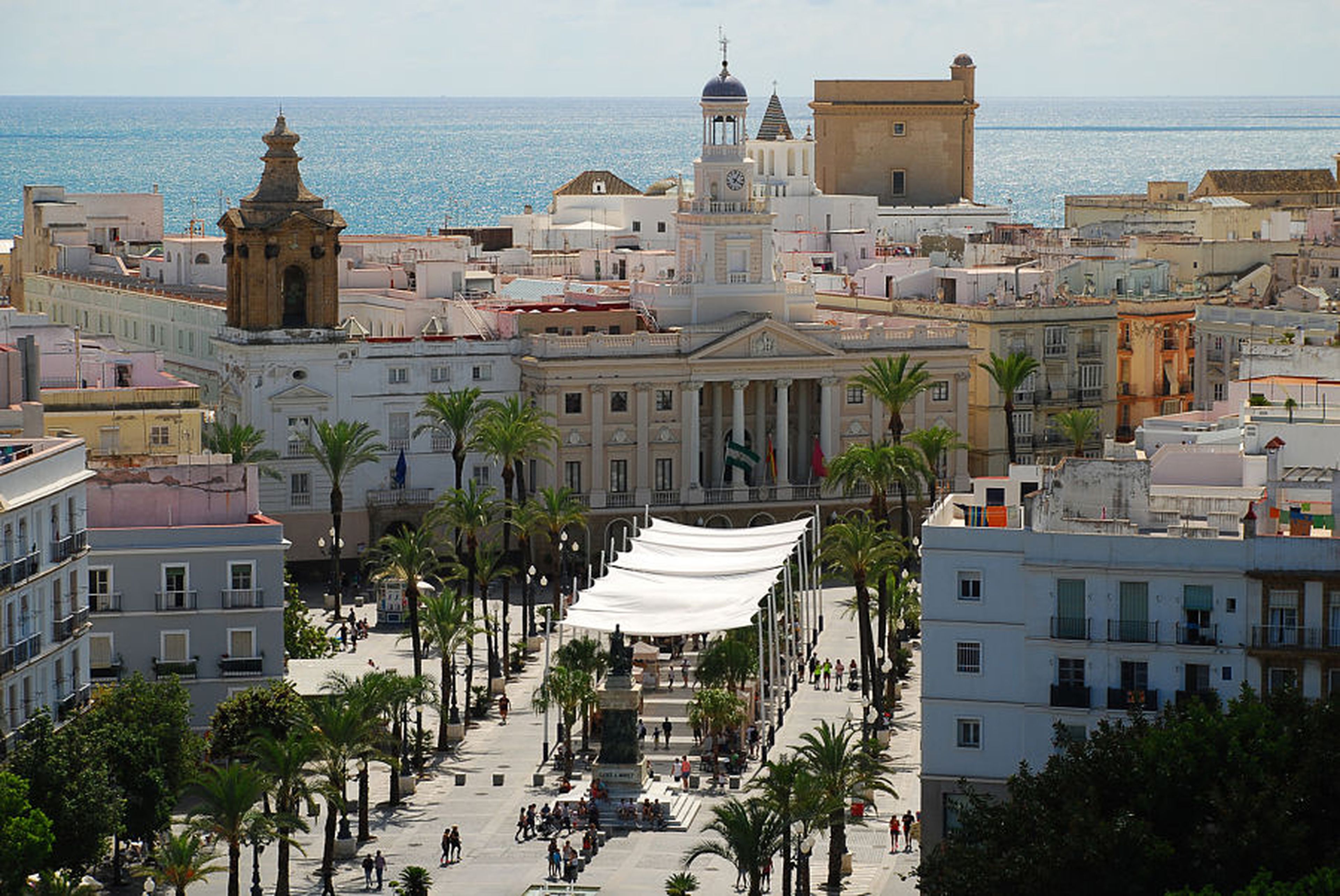 El ayuntamiento de Cádiz en la Plaza de San Juan de Dios