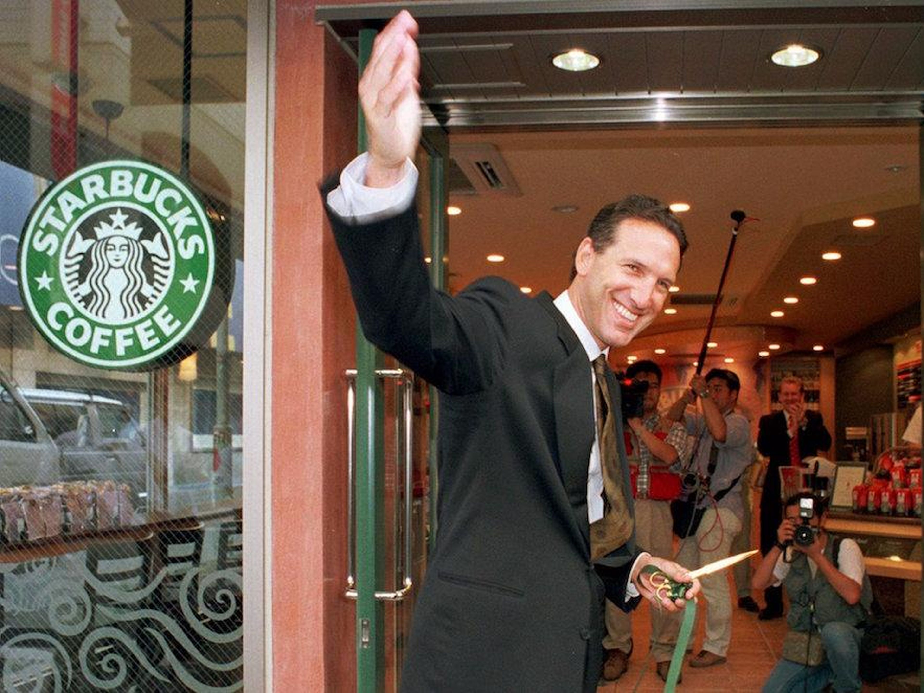Howard Schultz es el ex CEO y presidente emérito de Starbucks.