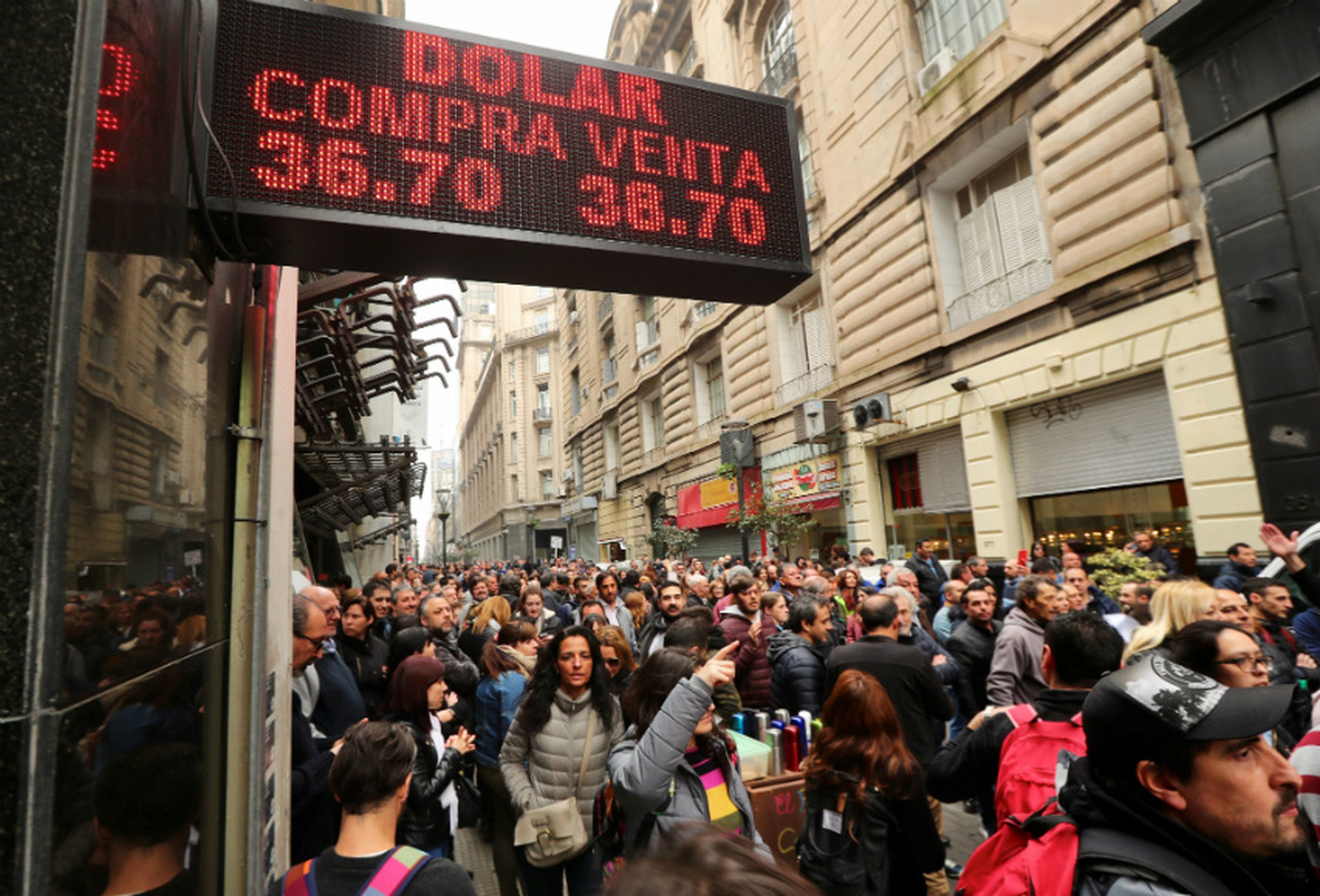 Crisis Argentina desplome peso