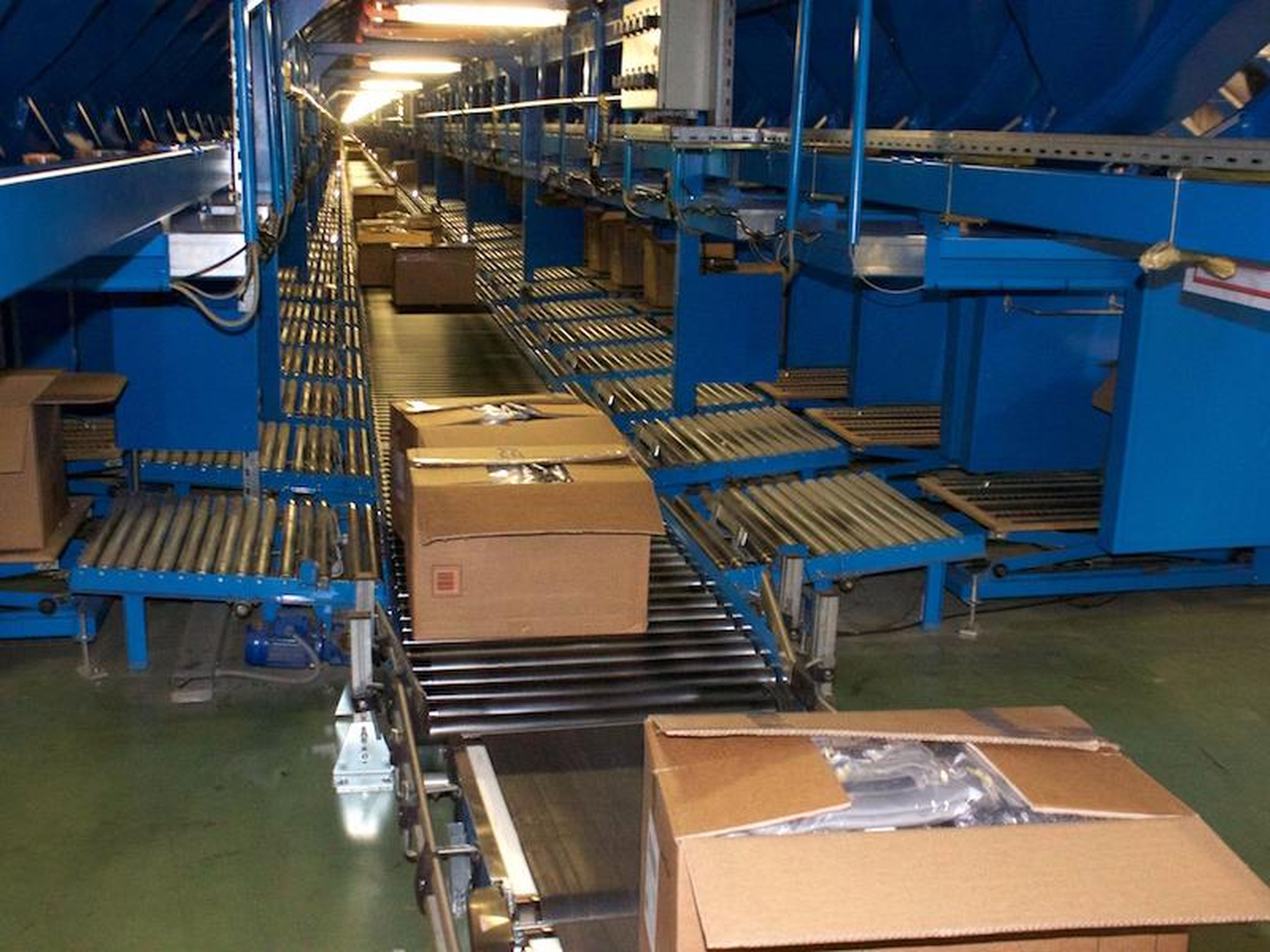 This Zara distribution center is the largest of four in Spain and ships products to Zara's 2,238 stores.