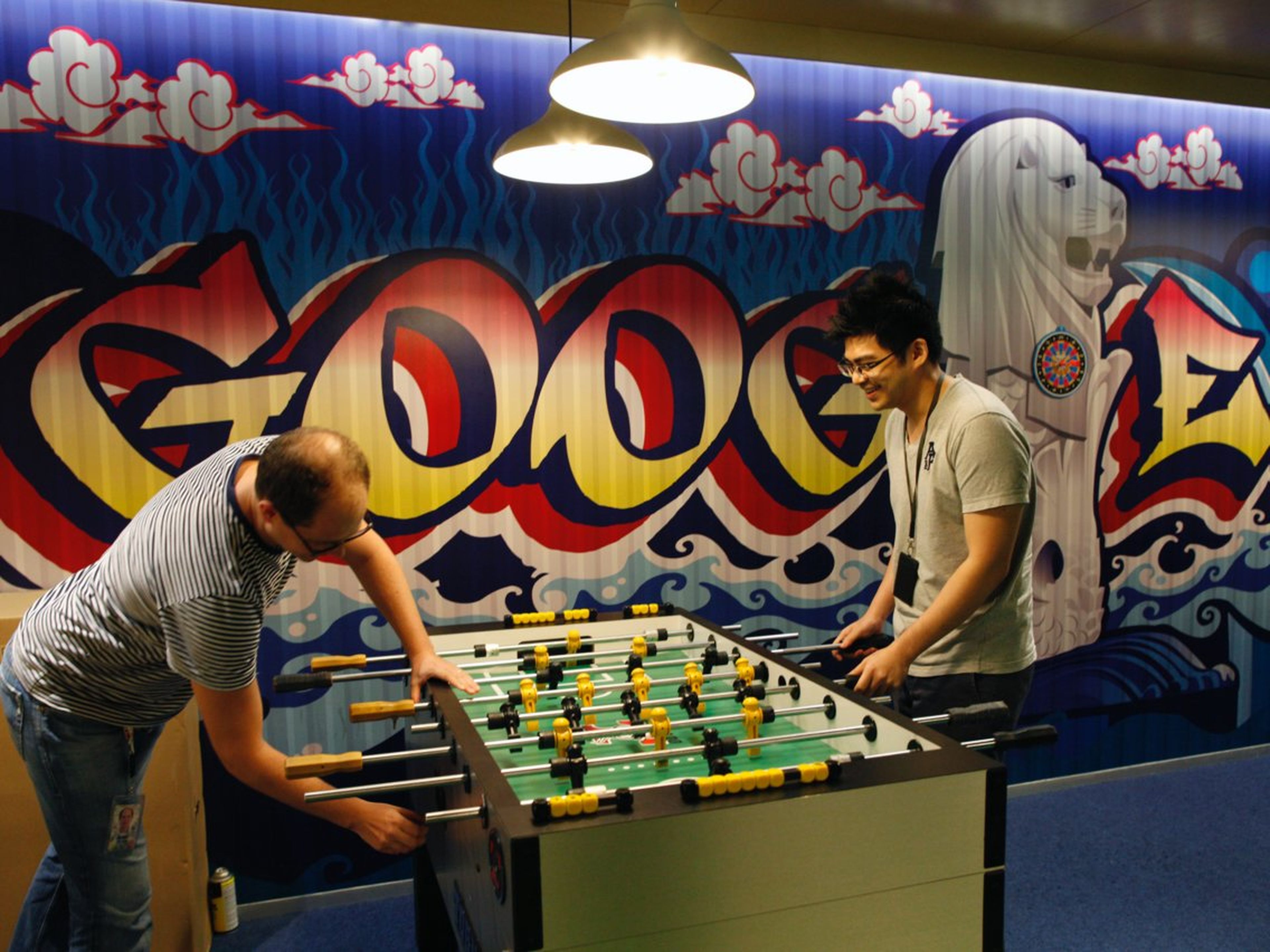 Futbolín en las oficinas de Google [RE]