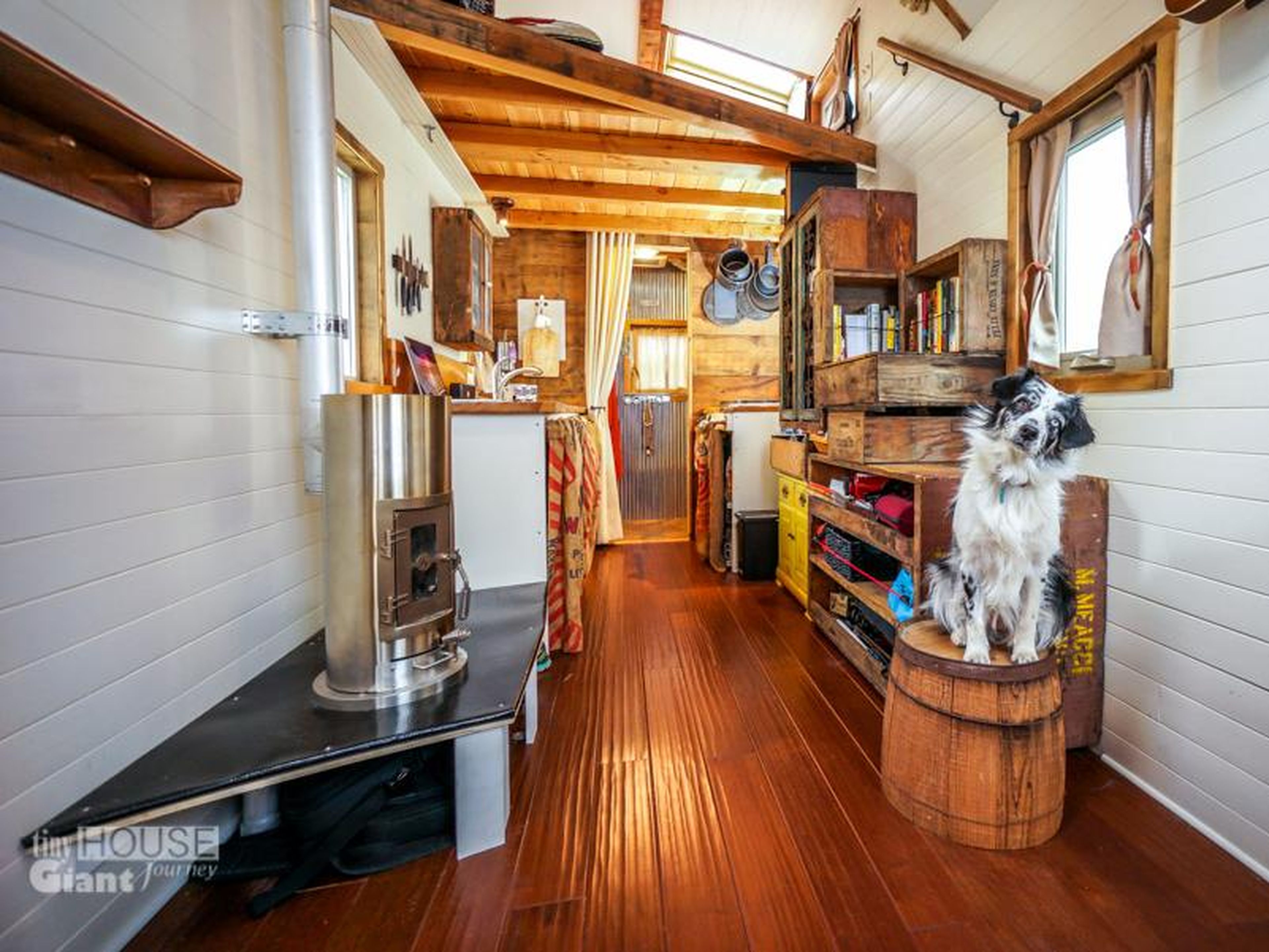 It can be easy and fast to clean a tiny house...