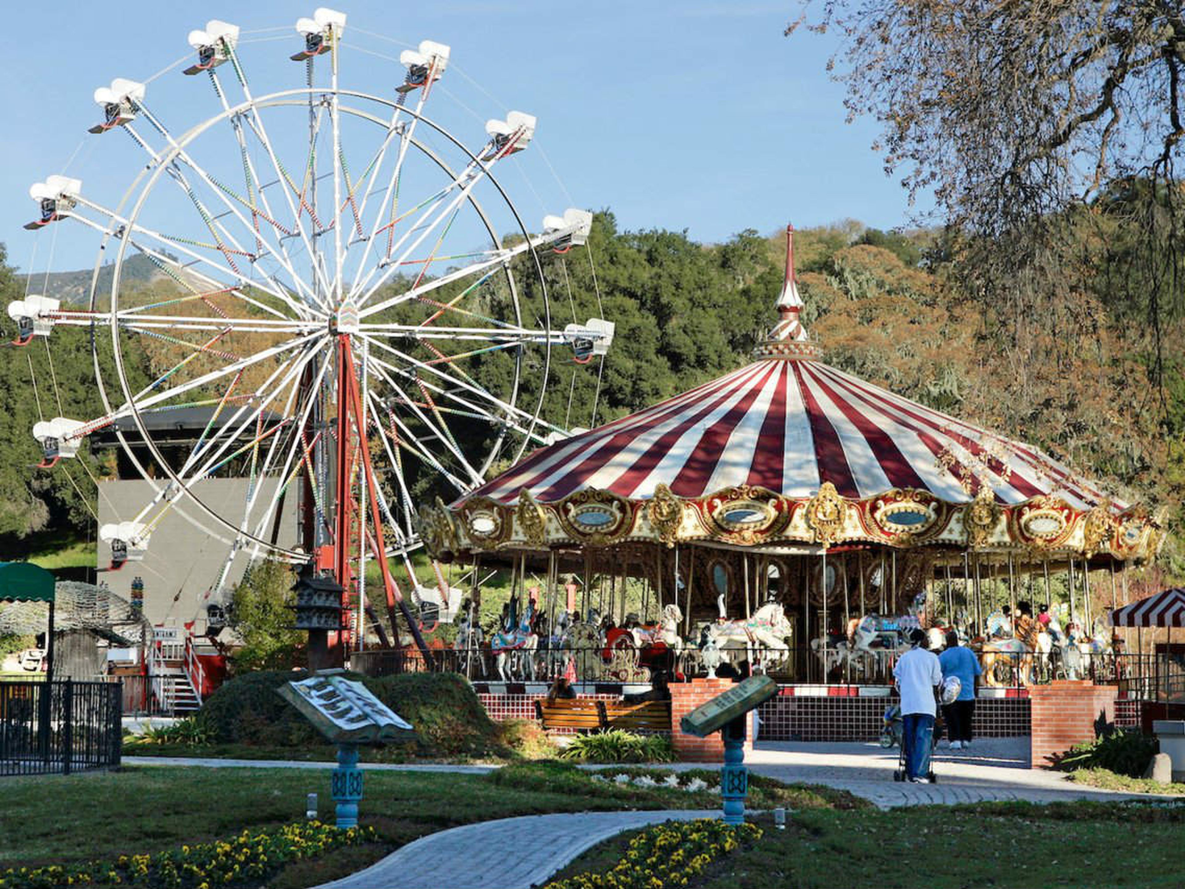 Neverland también solía tener un parque de atracciones. Pero Colony Capital convirtió el área en un "jardín zen" cuando compró el rancho en 2008