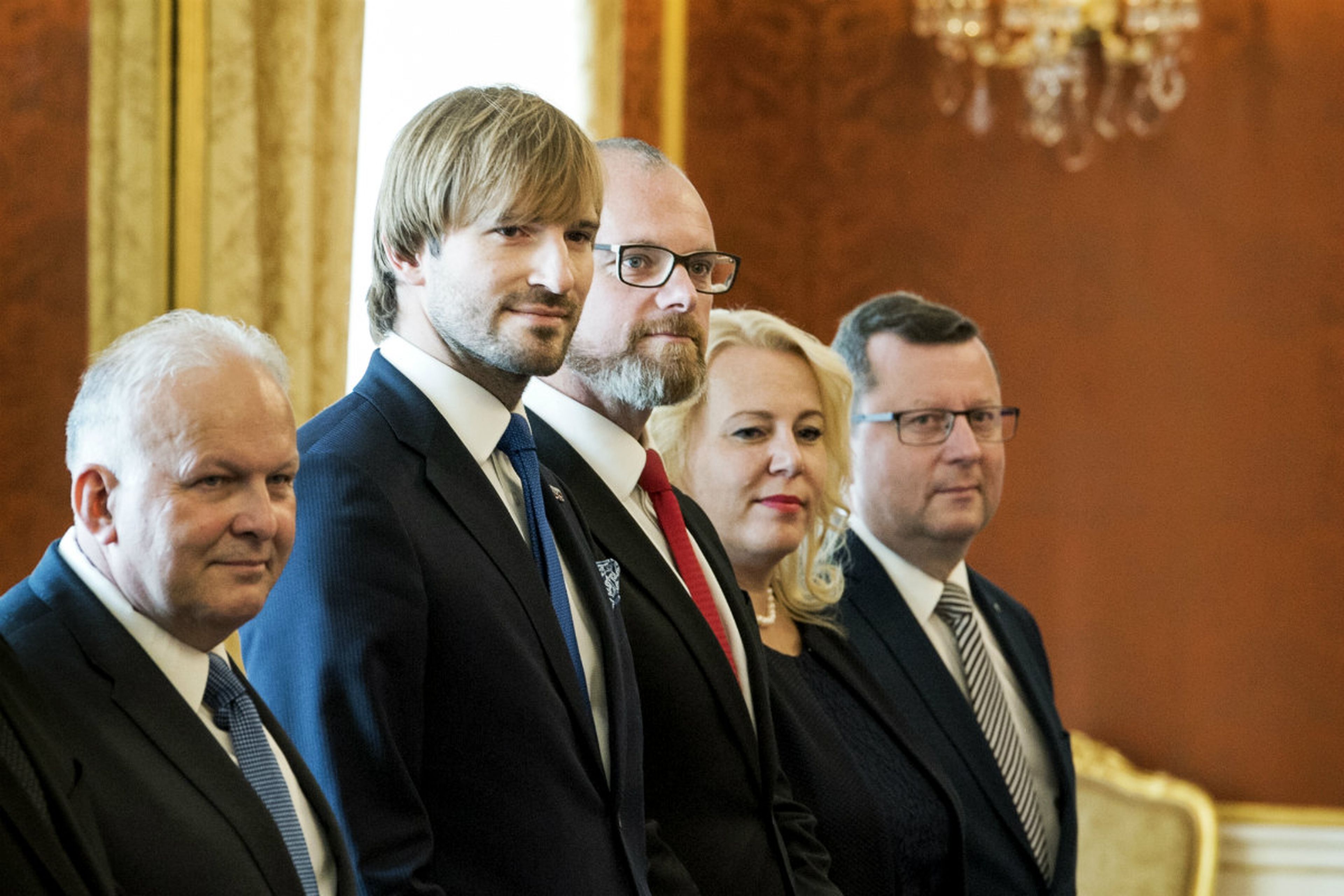 Petr Krcal [primero a la izquierda], exministro de Trabajo checo