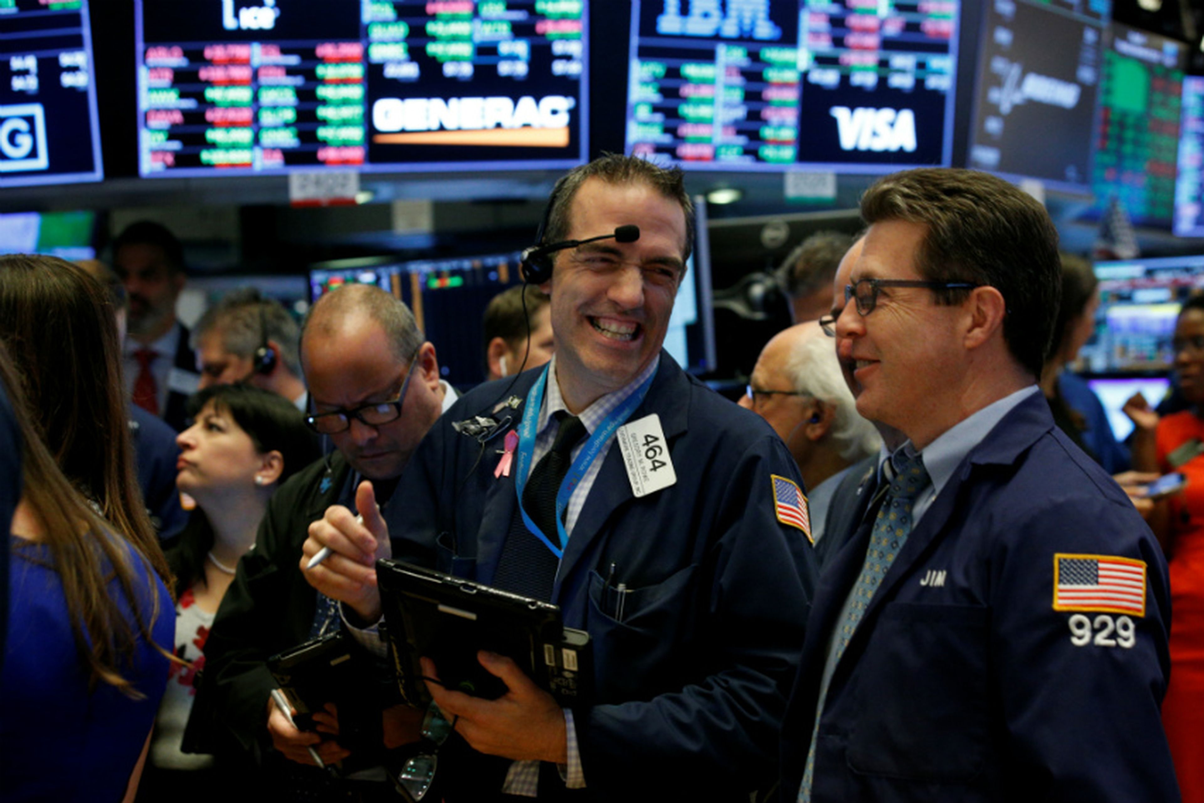 Trader satisfecho con operación en Wall Street