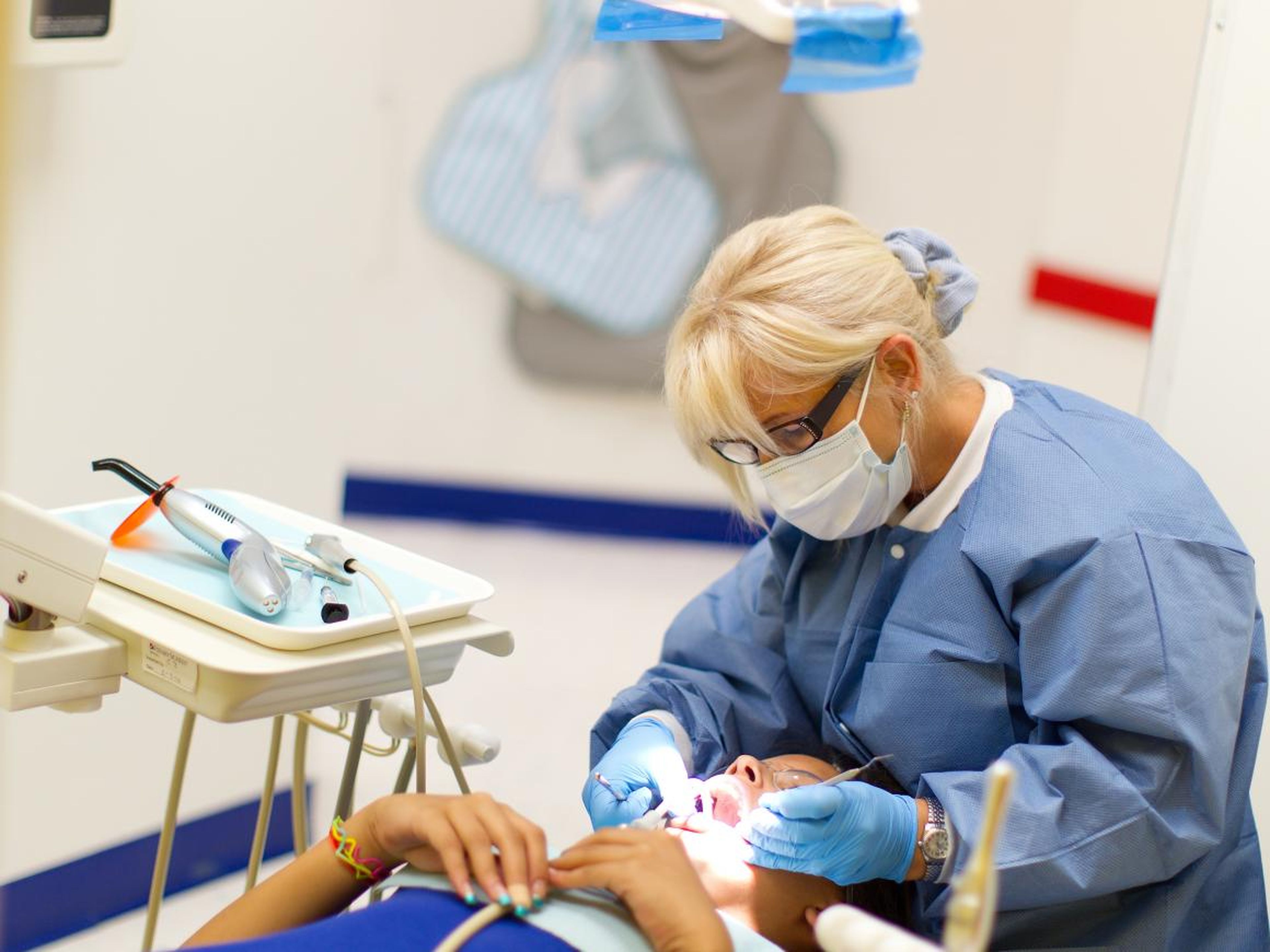 2. Dental hygienists work an average of 32.0 hours per week and have average annual earnings of $52,645.