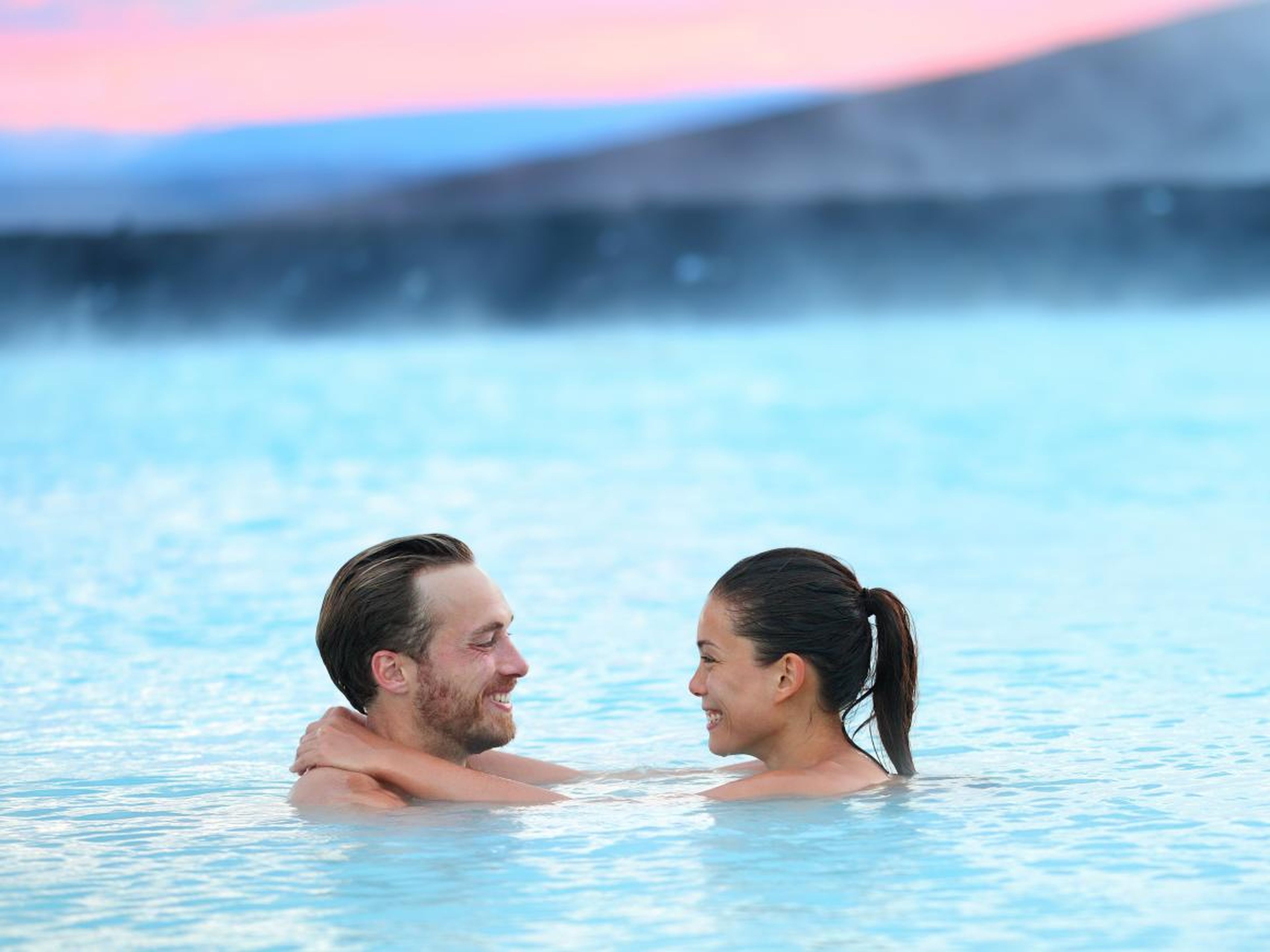 La Laguna Azul puede ser un destino romántico para parejas