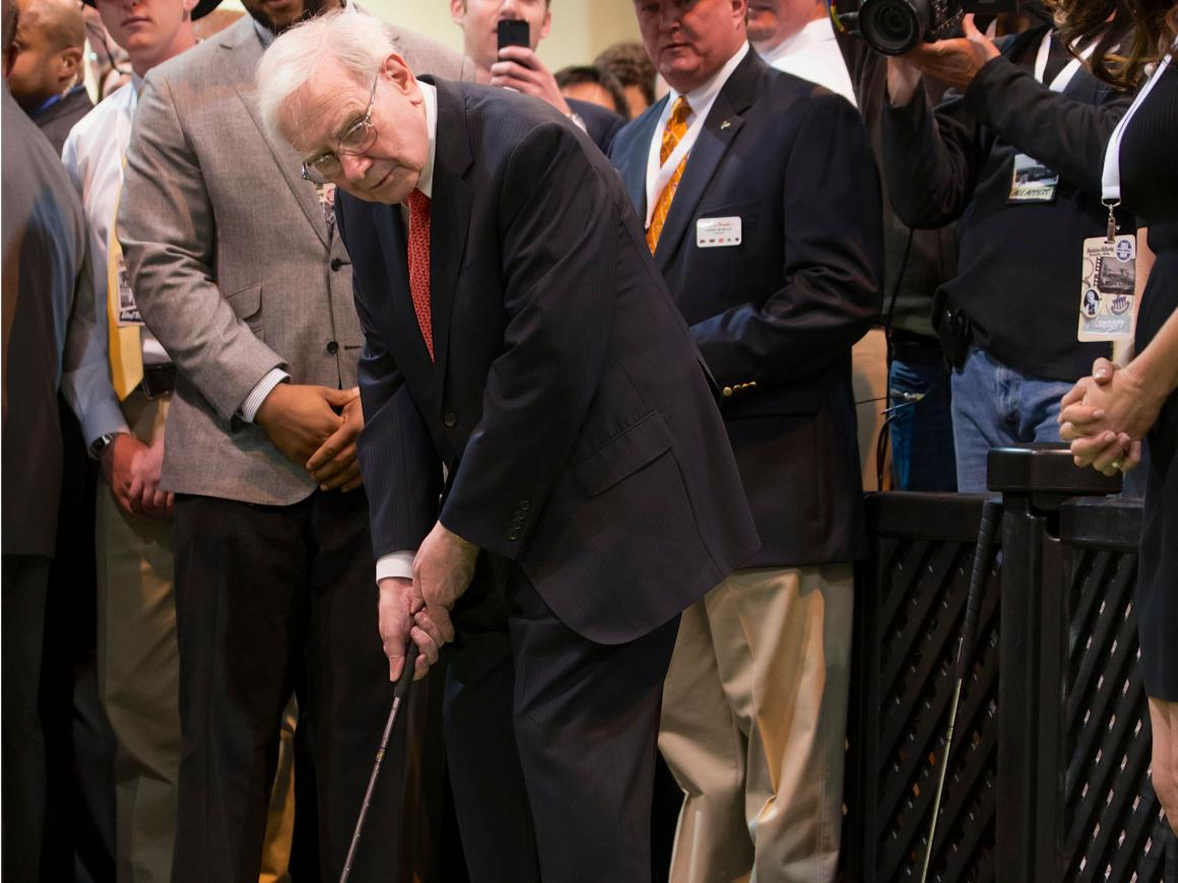Buffett also likes to hit the green for some golf — but he doesn't spend his money on fancy golf clubs. "I'm a member of every golf club that I want to be a member of […] I'd rather play golf here with people I like than at the