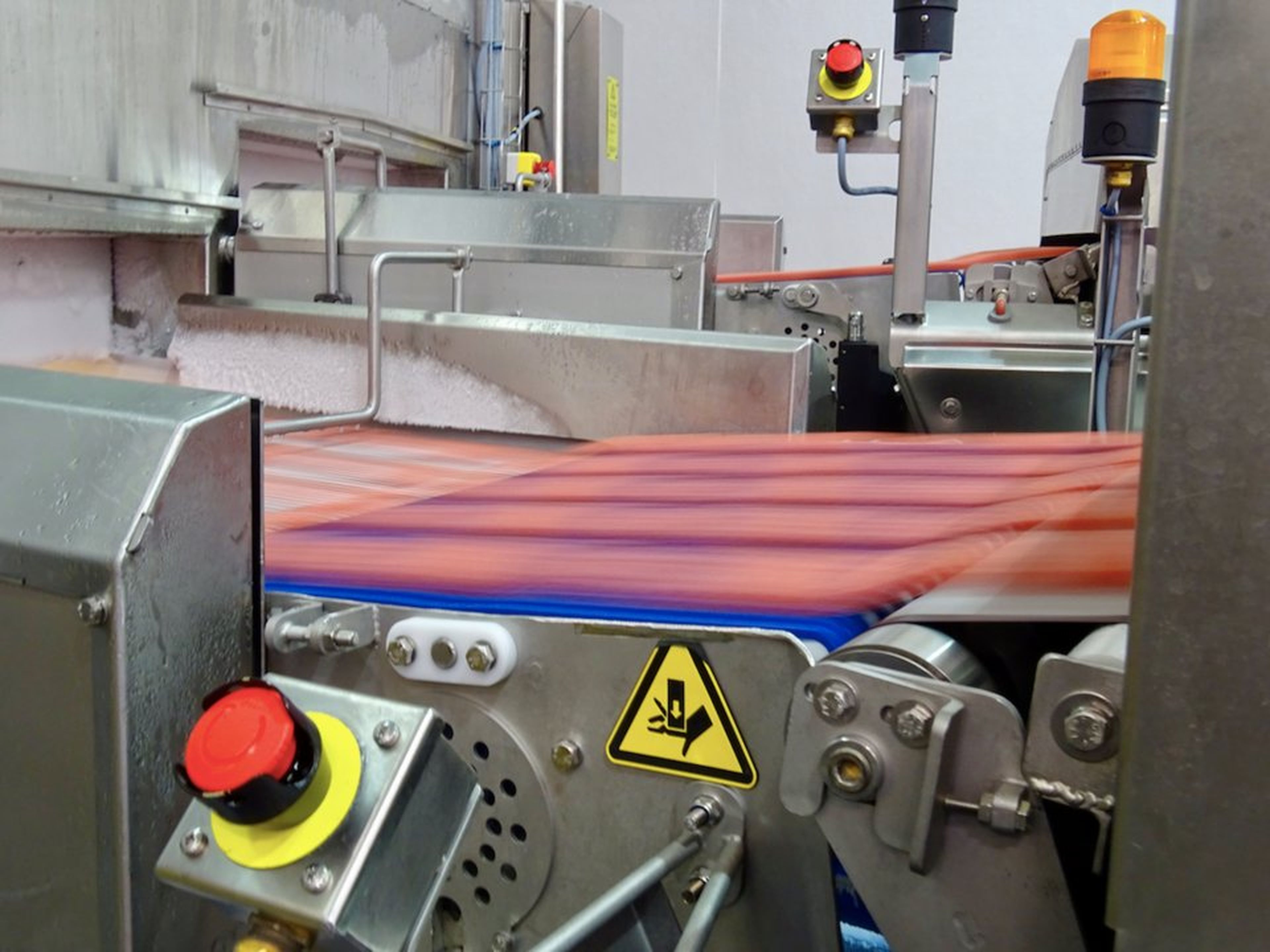 La fabricación de las hamburguesas es un proceso increíblemente rápido.