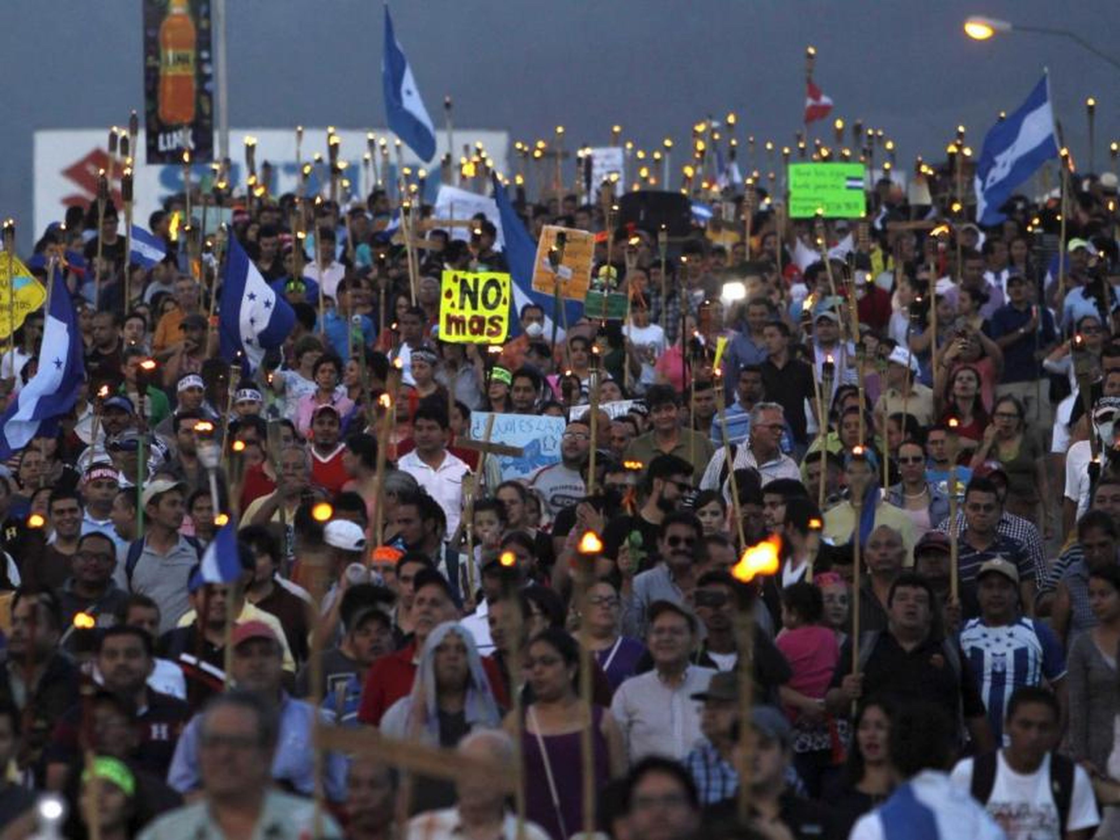 Marcha para exigir la renuncia del presidente de Honduras, Juan Orlando Hernández, en Tegucigalpa, el 3 de julio de 2015.