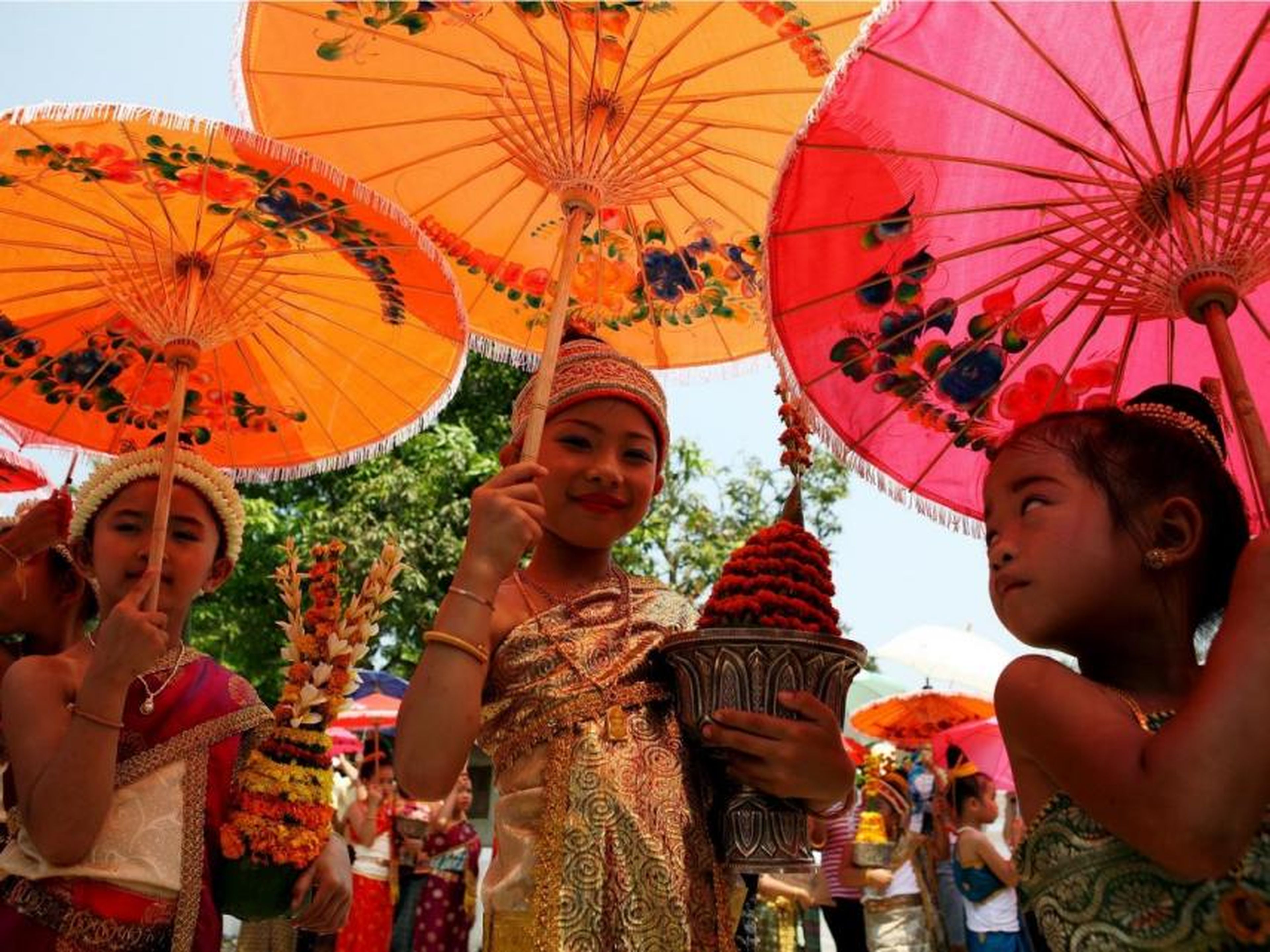El Festival Songkran se realiza del 13 de abril al 15 de abril y es el inicio tradicional del Año Nuevo tailandés.