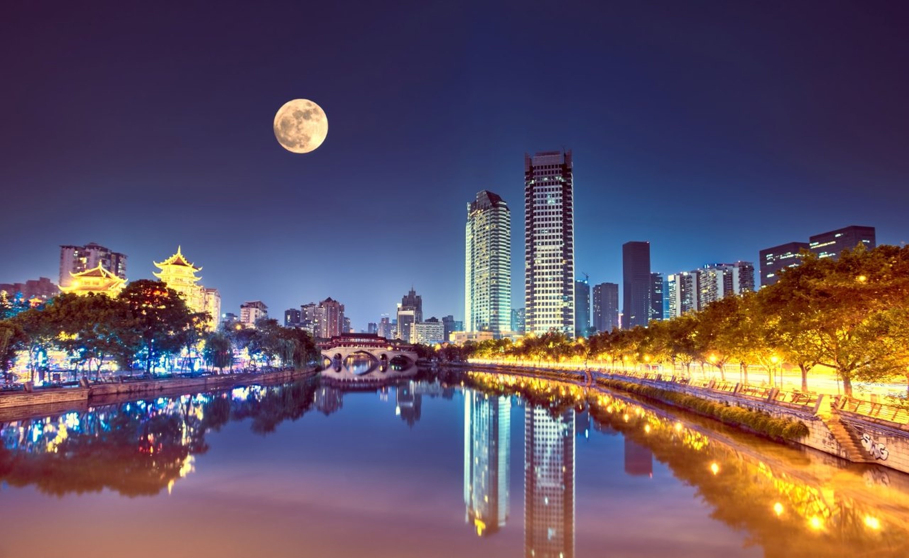 Luna llena en ciudad china