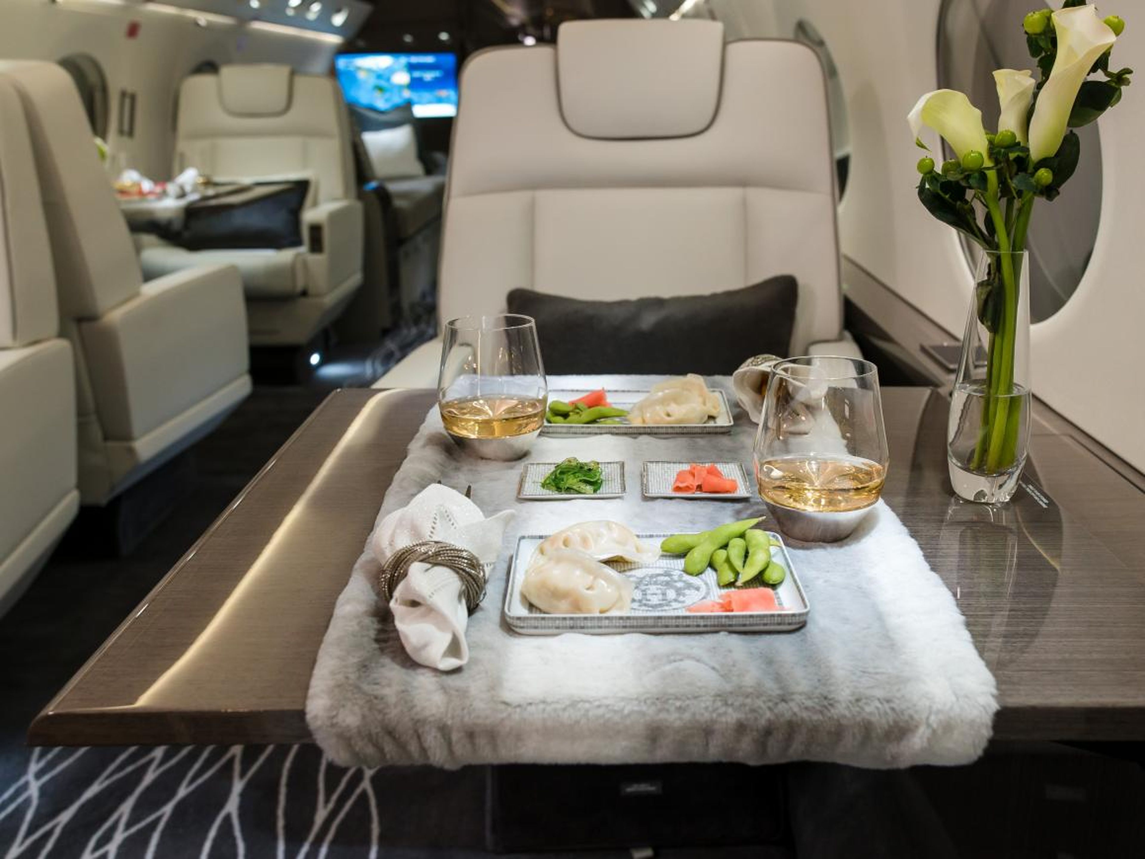 Dining aboard a G550.