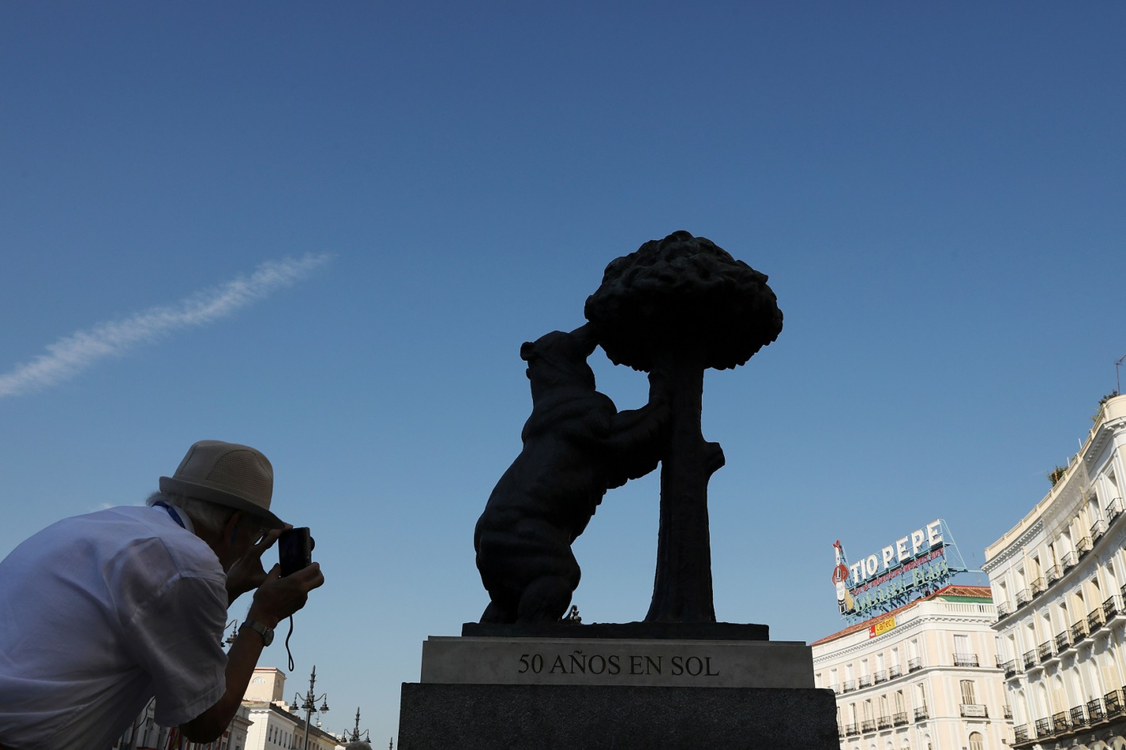 El oso y el madroño, símbolos de Madrid, en la Puerta del Sol.