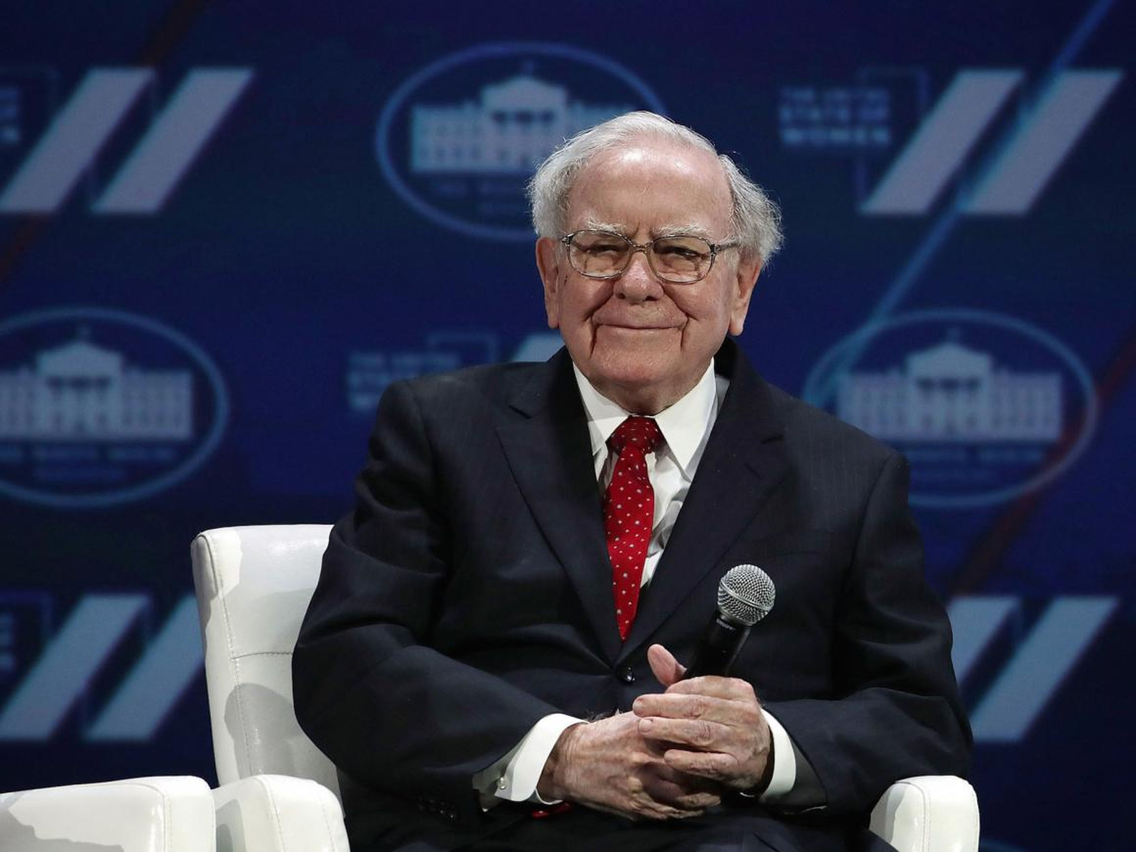 That same week, he donated about $800 million in Berkshire Hathaway stocks to the Susan Thompson Buffett Foundation, Sherwood Foundation, Howard G. Buffett Foundation, and NoVo Foundation.