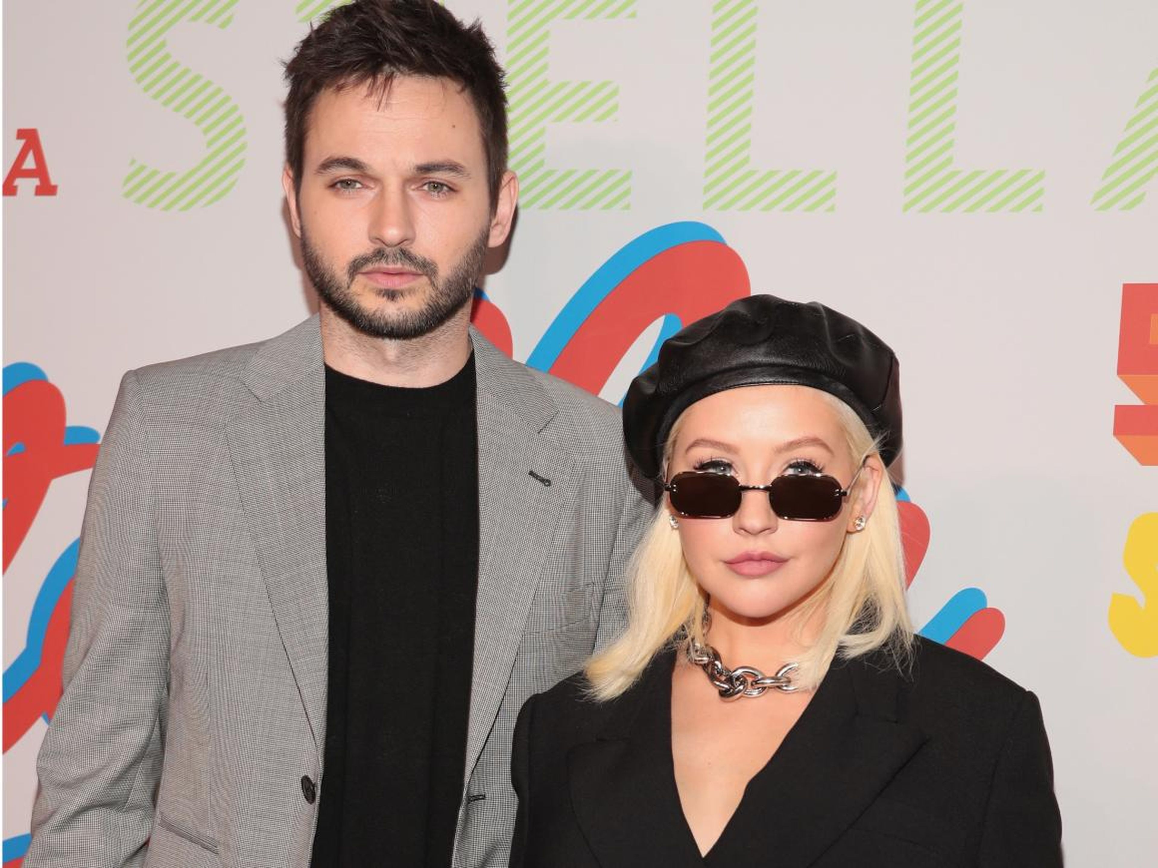 Matthew Rutler y Christina Aguilera asisten al lanzamiento de la colección Otoño 2018 de Stella McCartney.