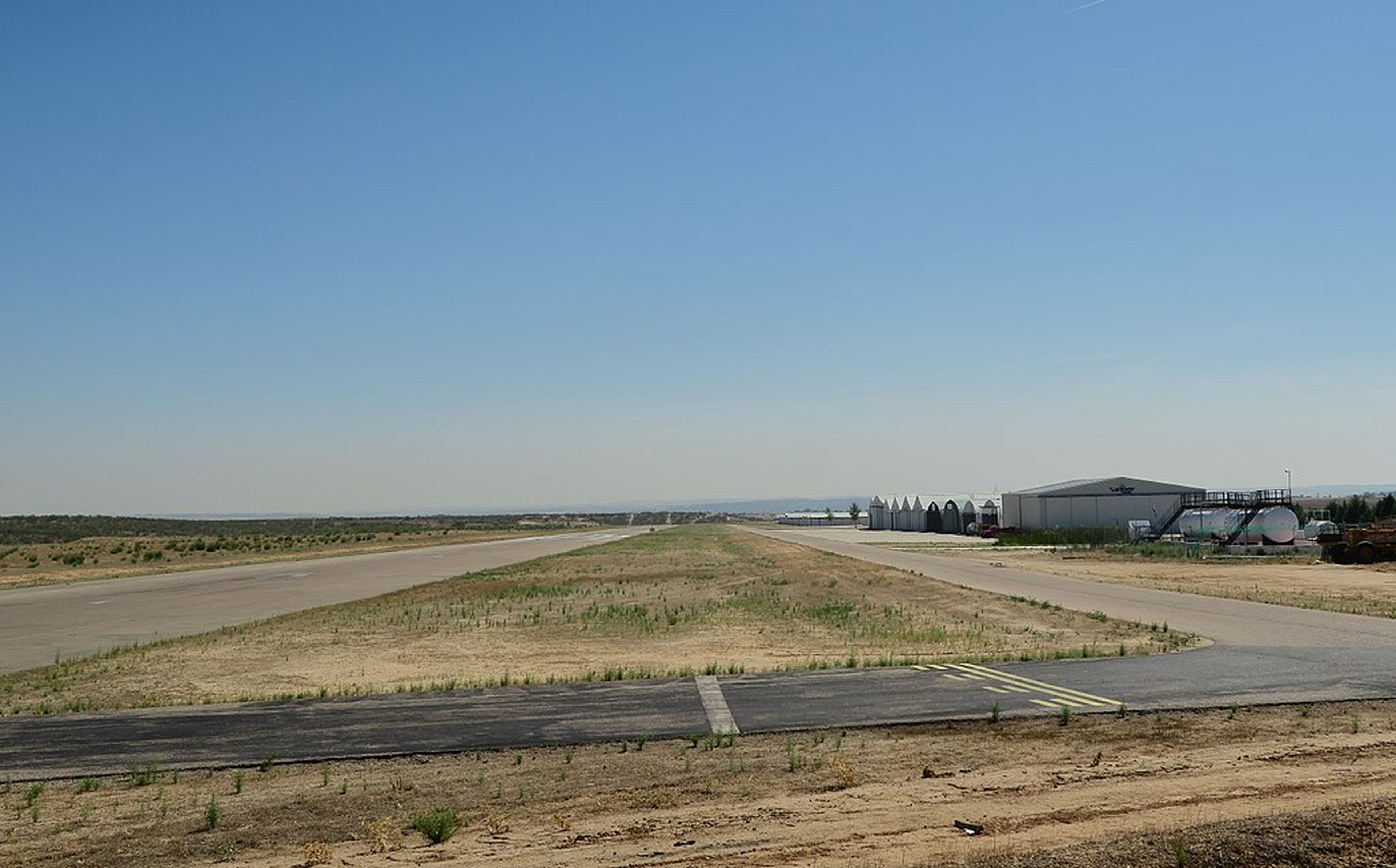 Aeródromo de Casarrubios del Monte, vista de la pista.