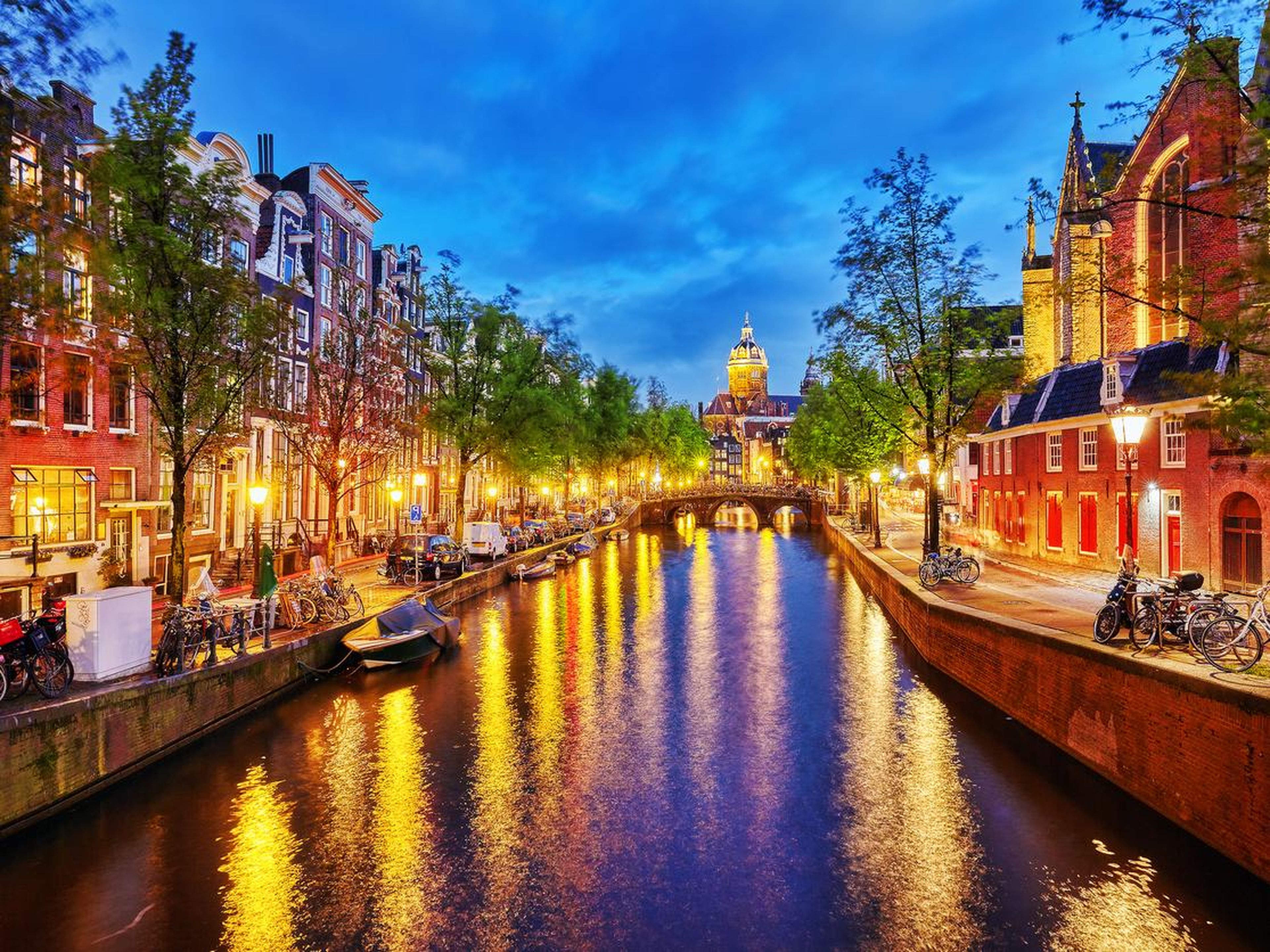 Amsterdam es un perfecto lugar romántico.
